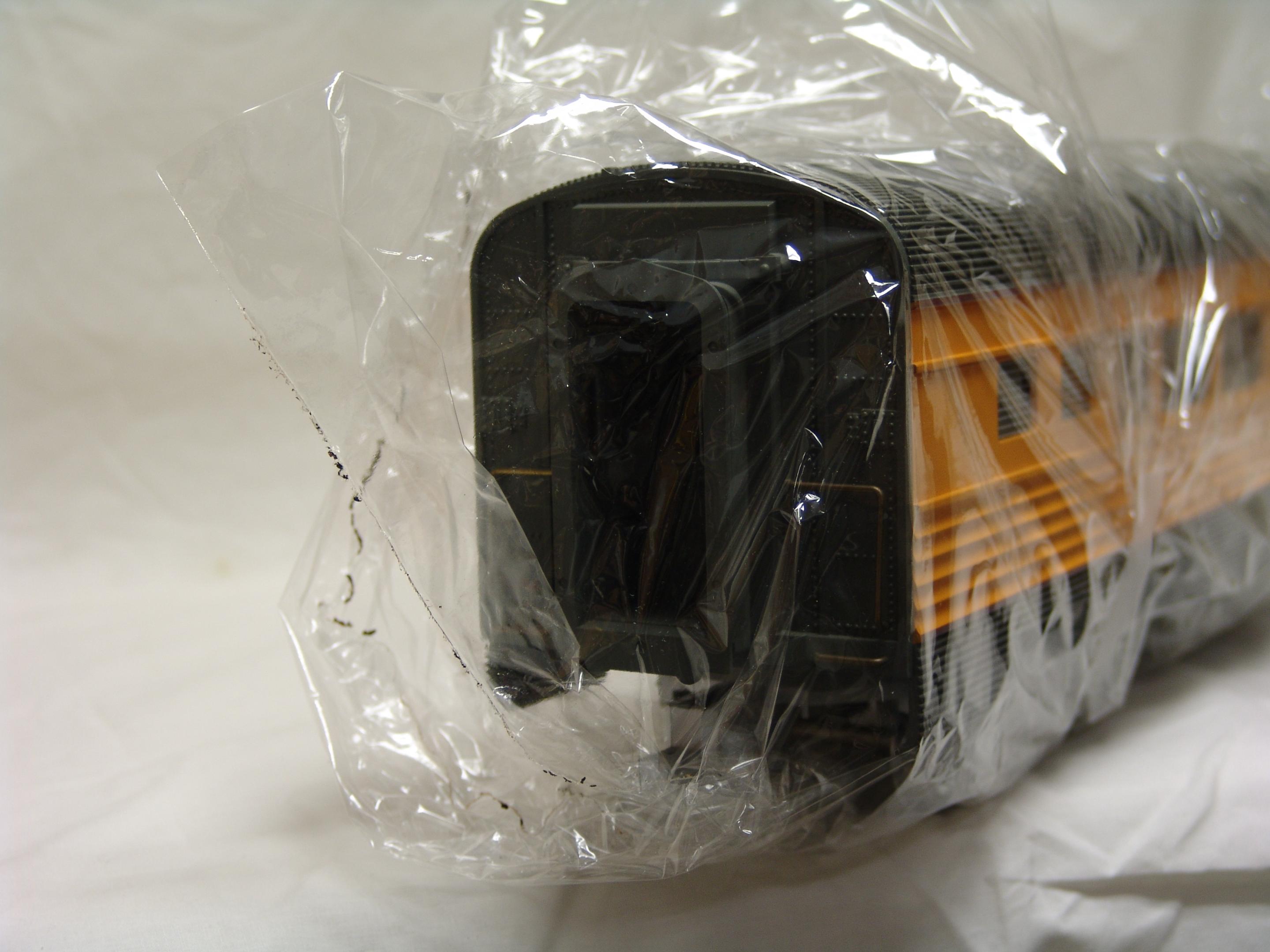 Union Pacific coach "Yellowstone Park" (no box)