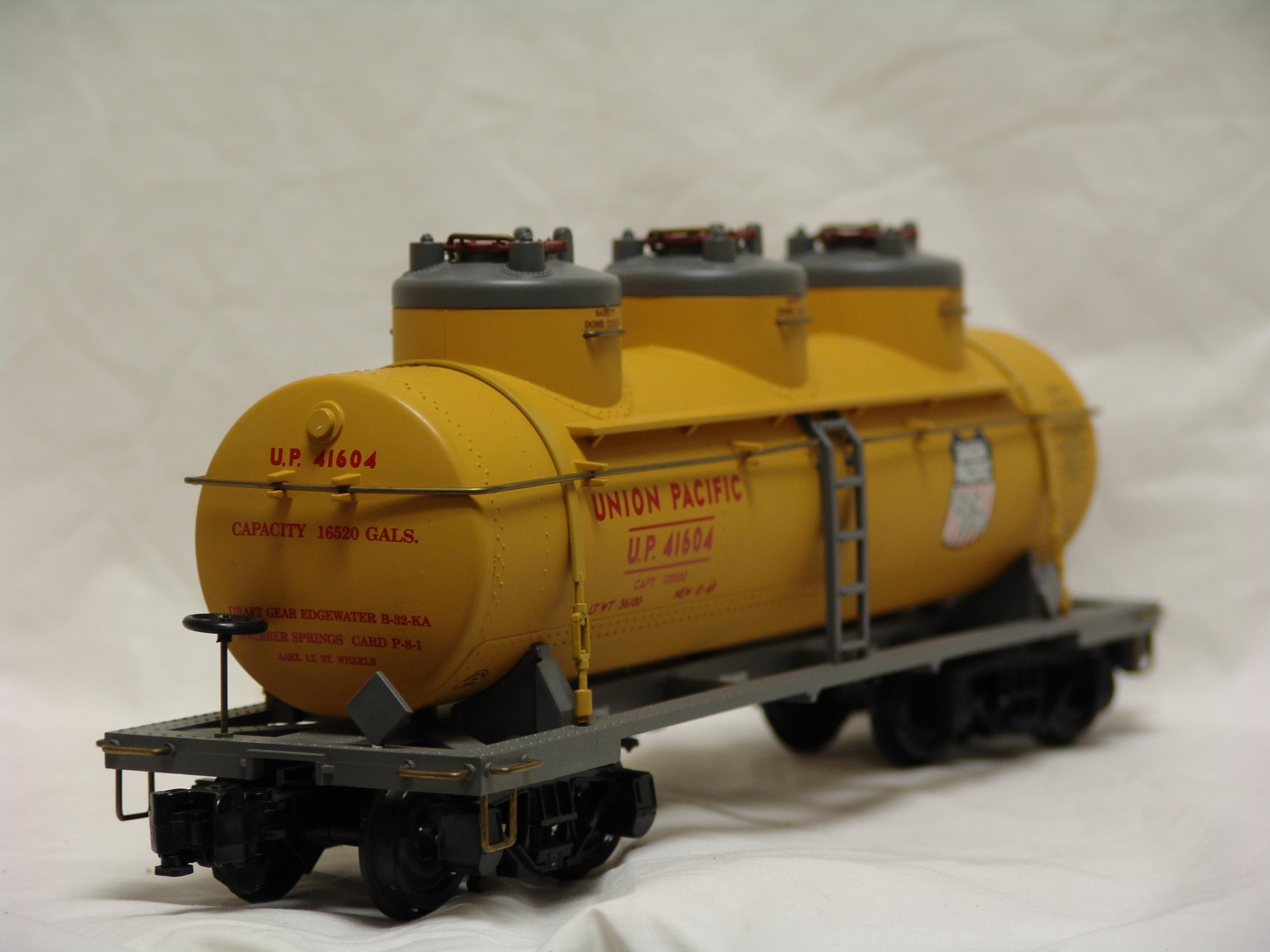 Union Pacific triple dome tank car #41604 (used)