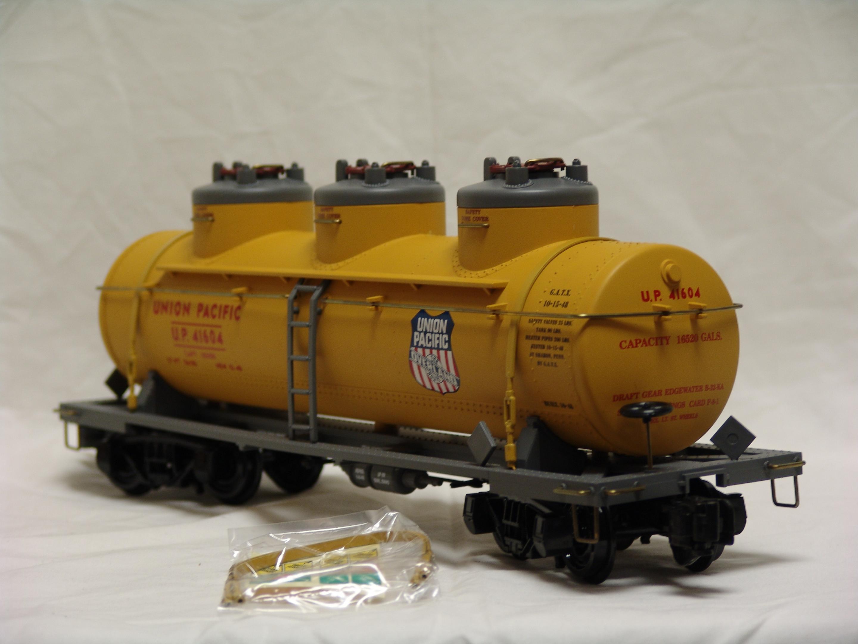 Union Pacific triple dome tank car #41604 (used)