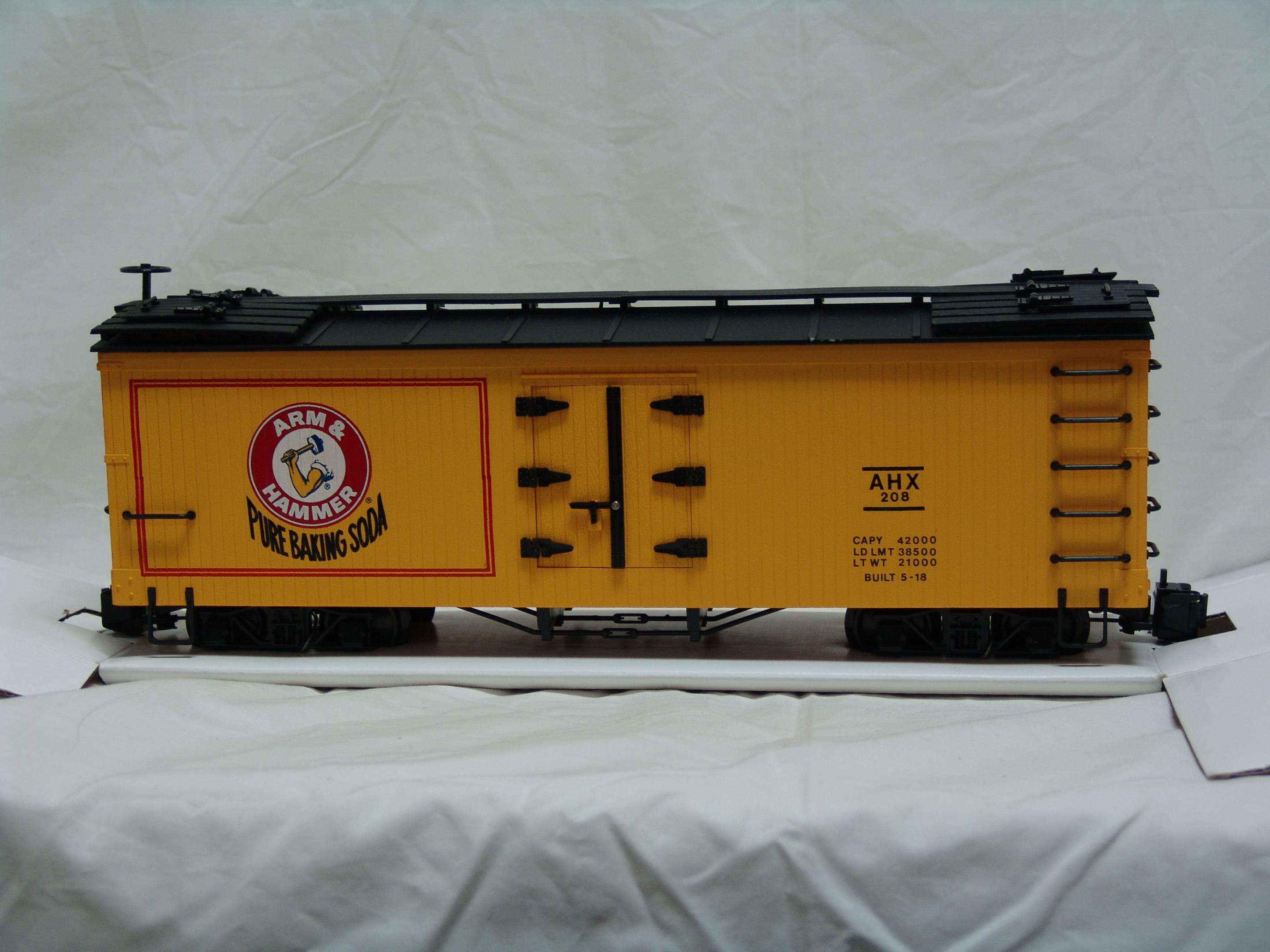 Arm & Hammer billboard reefer #208 (used)