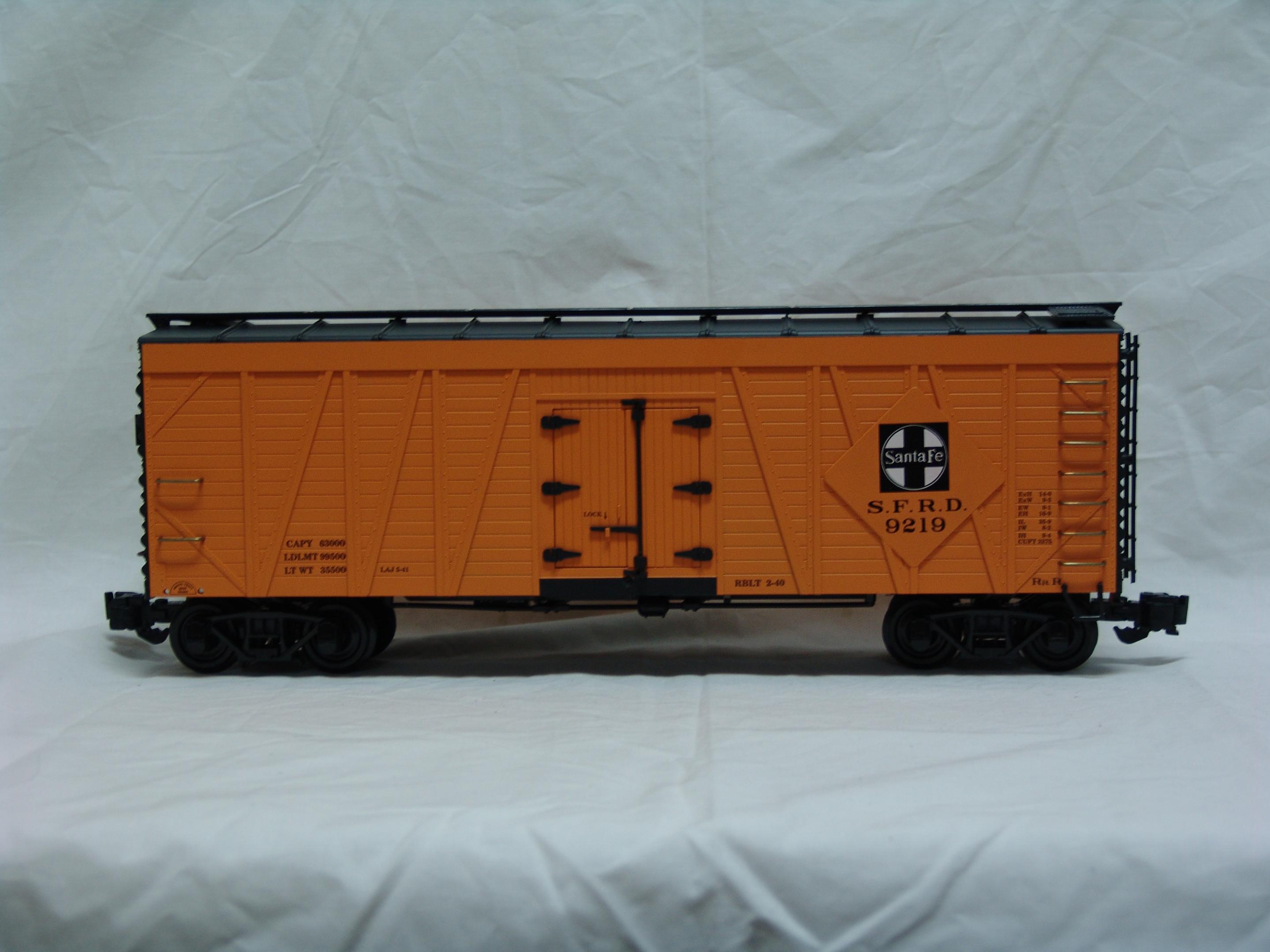 Santa Fe steel reefer car #9219 (used)