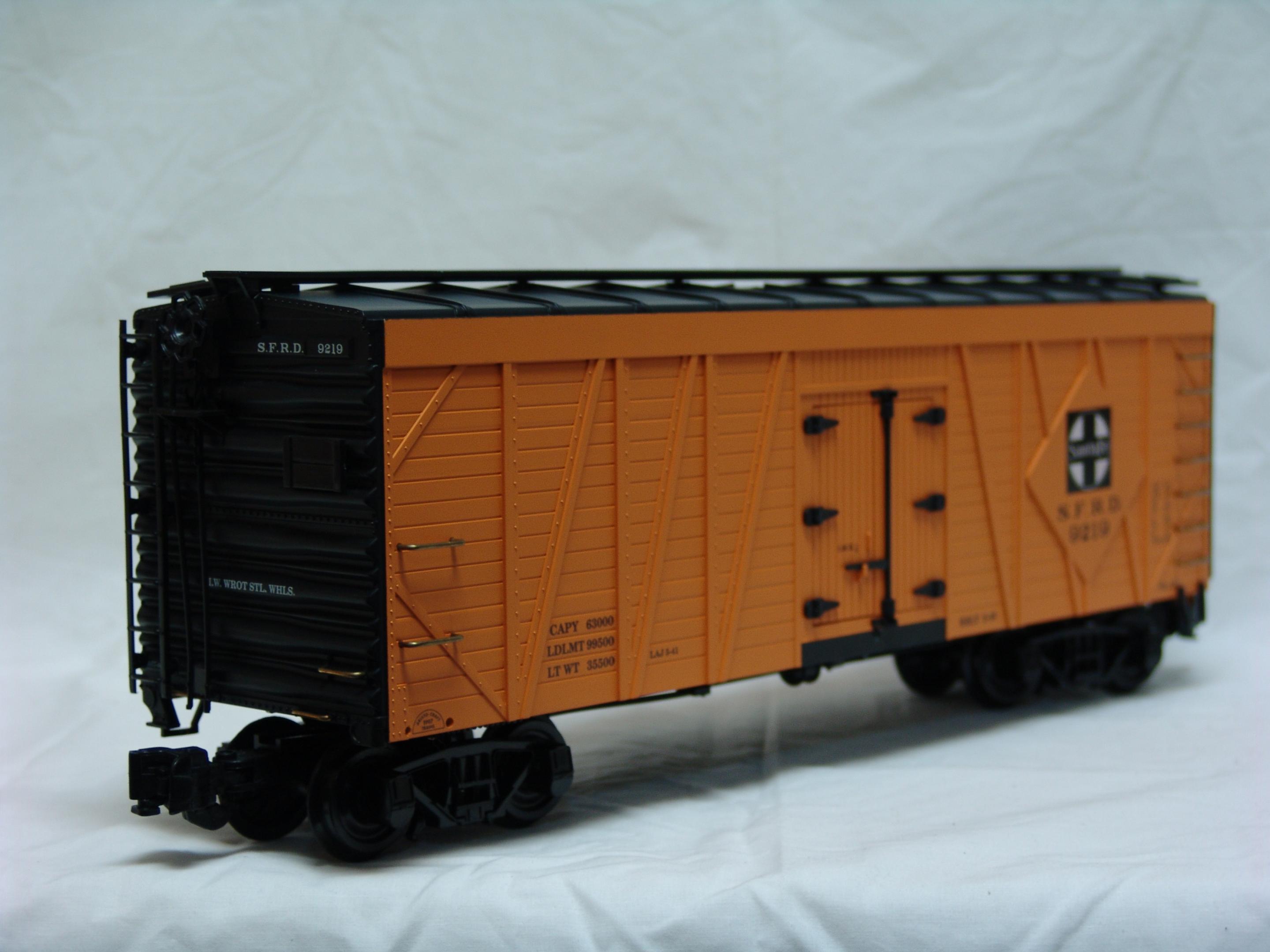 Santa Fe steel reefer car #9219 (used)