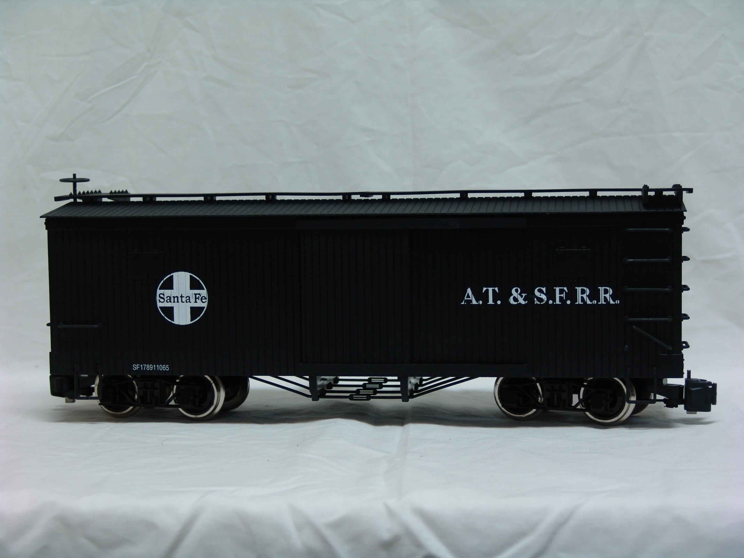 Buddy L 52002 Santa Fe boxcar (used)