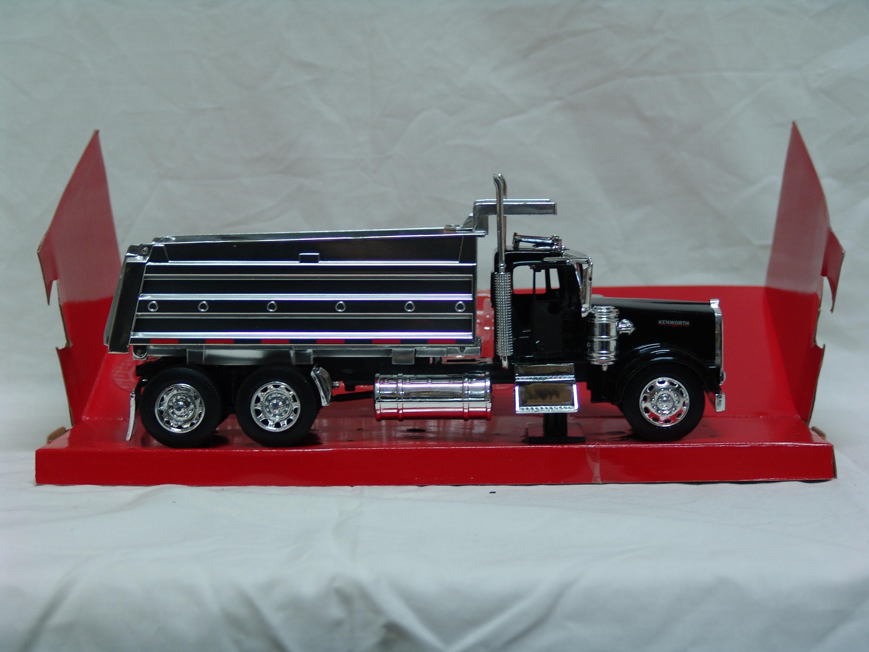 Kenworth W900 dump truck (used)