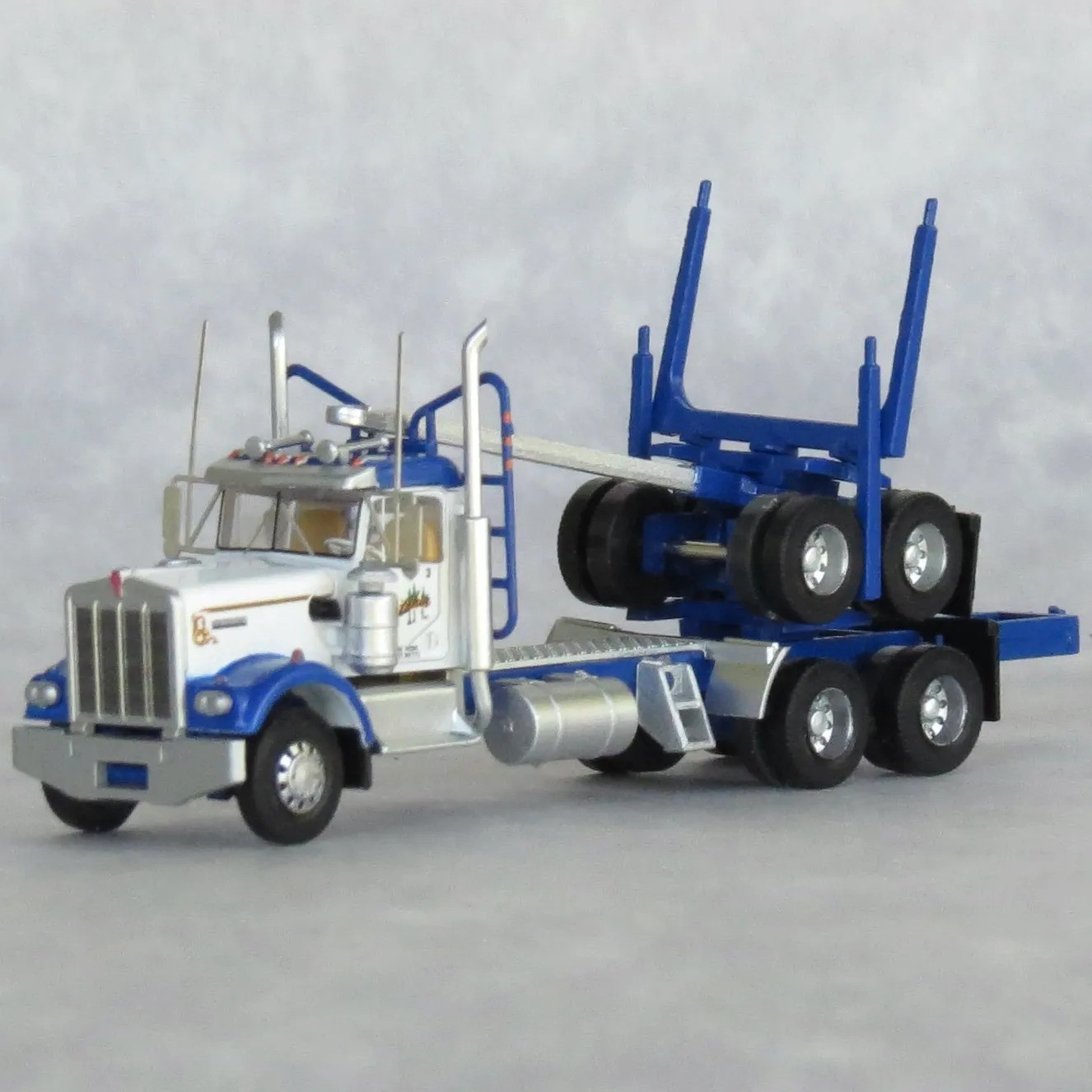 Gene Whitaker Kenworth T900 Log Truck