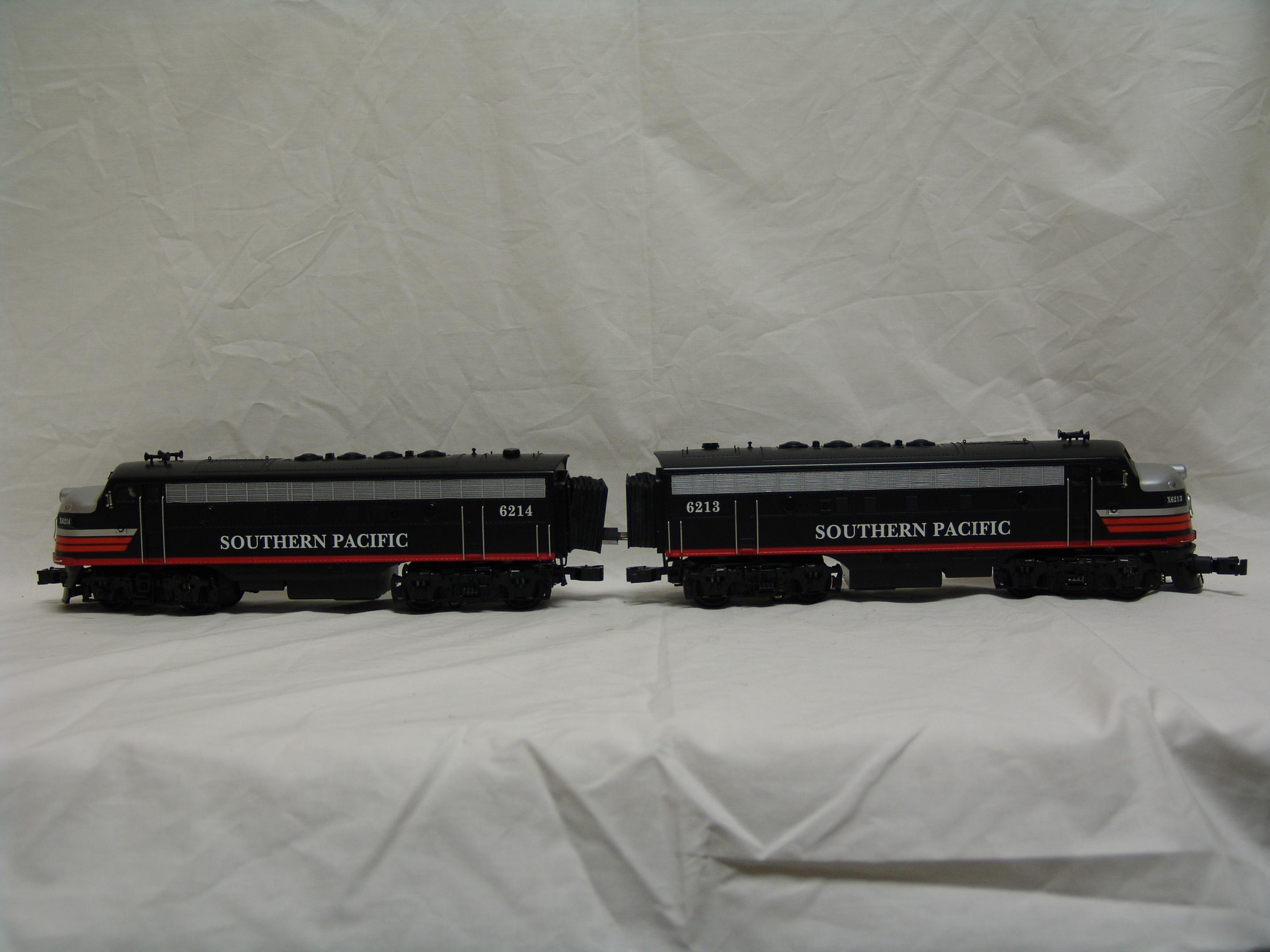 Southern Pacific black widow F-7AA with TMCC & Railsounds (used)