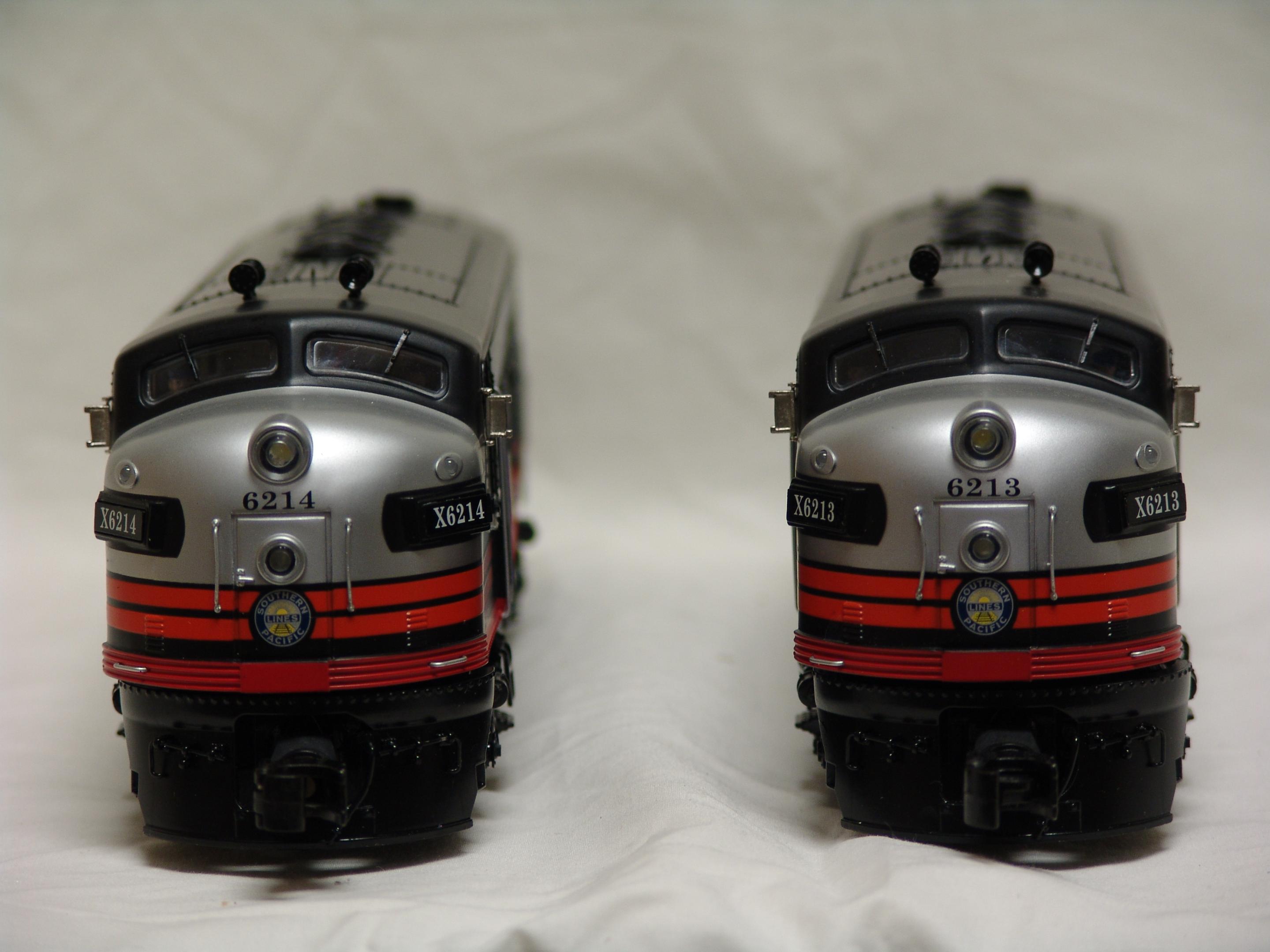 Southern Pacific black widow F-7AA with TMCC & Railsounds (used)