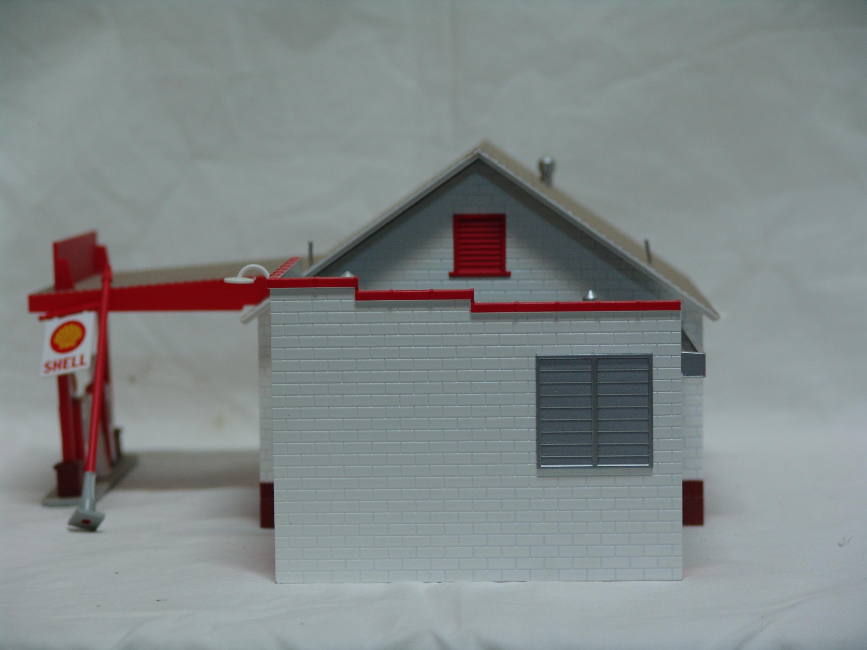 Shell country gas station (used)