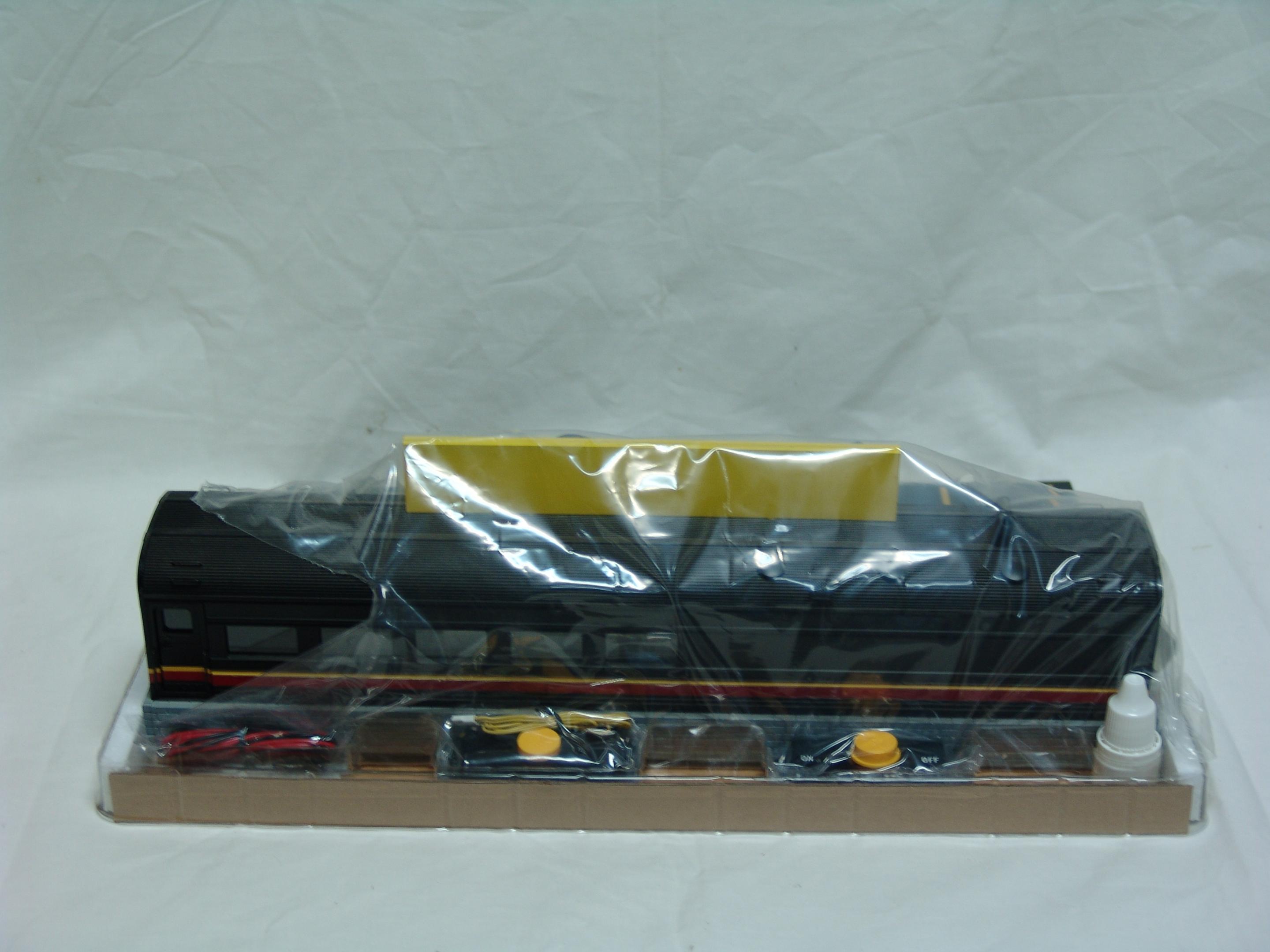 ATSF Super Chief operating diner (used)
