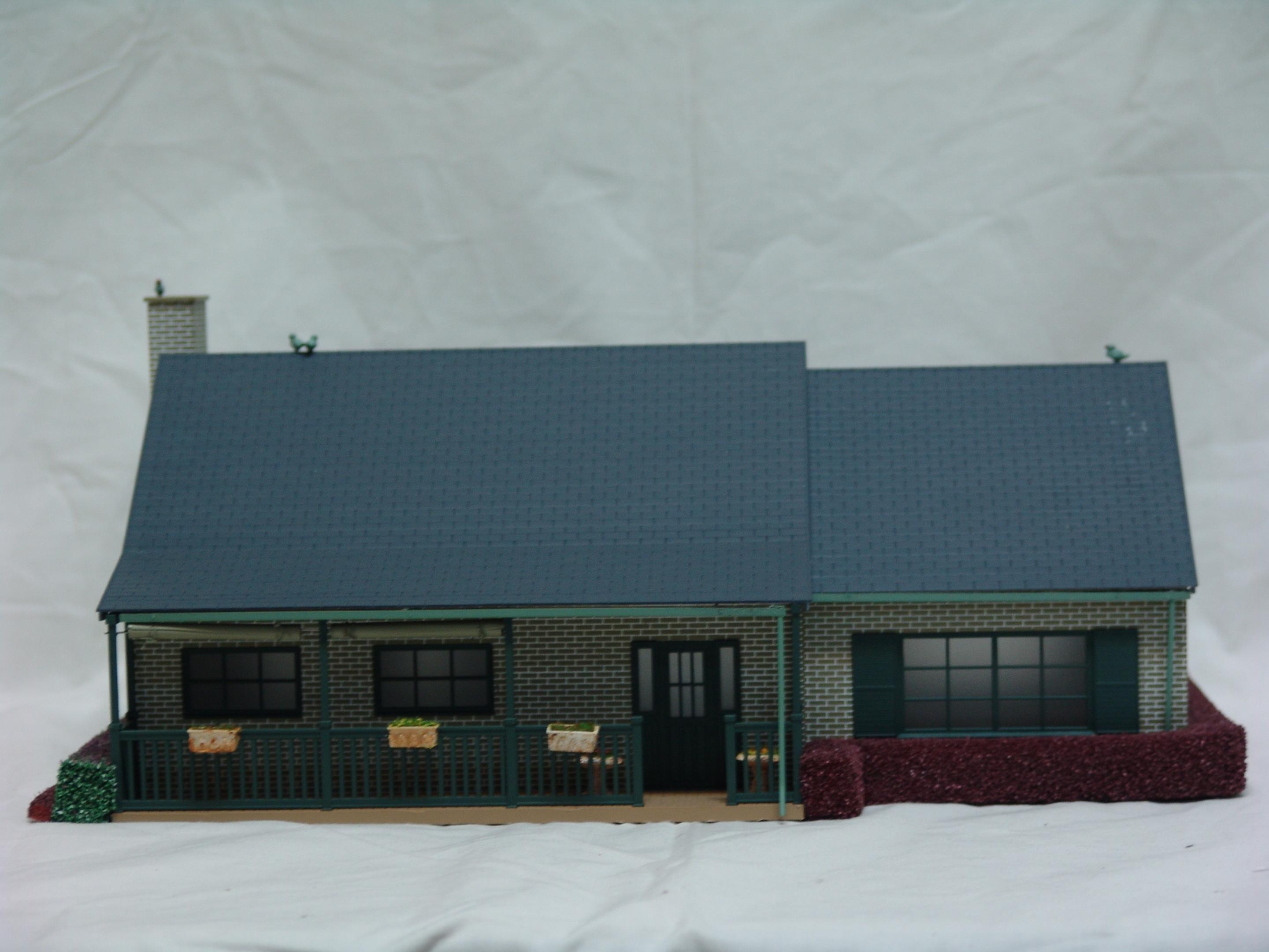 beige brick suburban house deluxe (used)