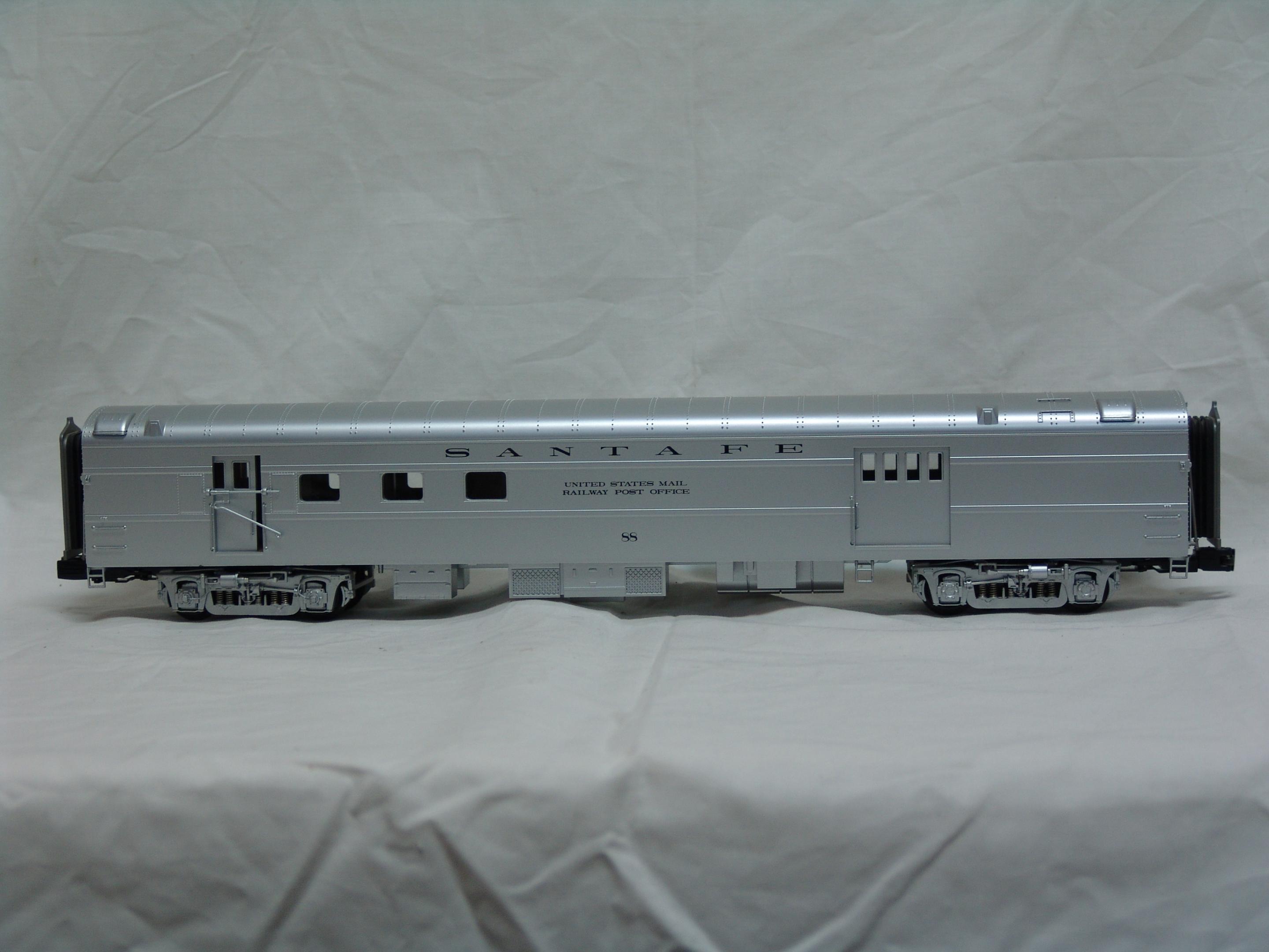 Santa Fe 70' smooth streamlined RPO car (used)