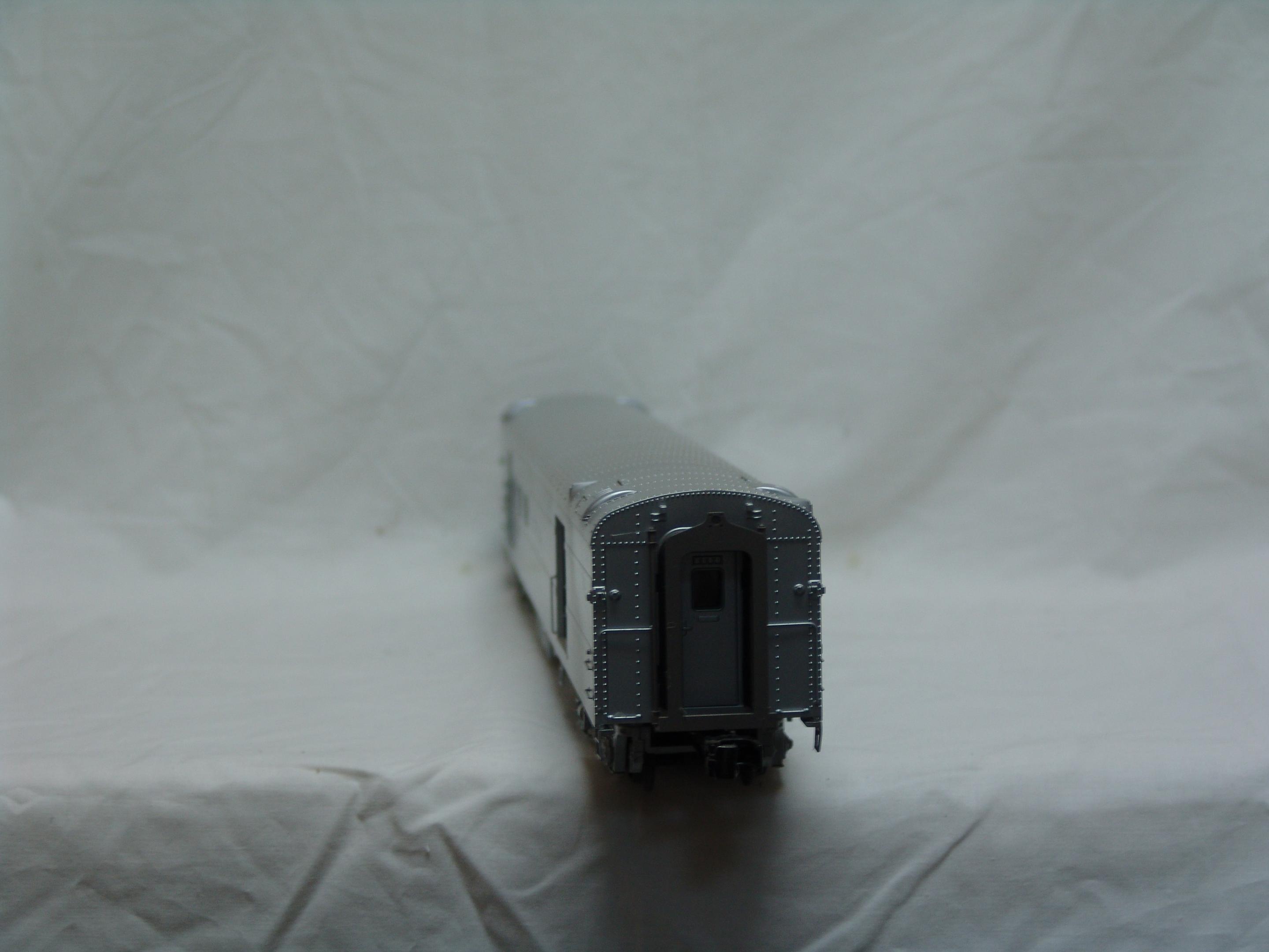 Santa Fe 70' smooth streamlined RPO car (used)