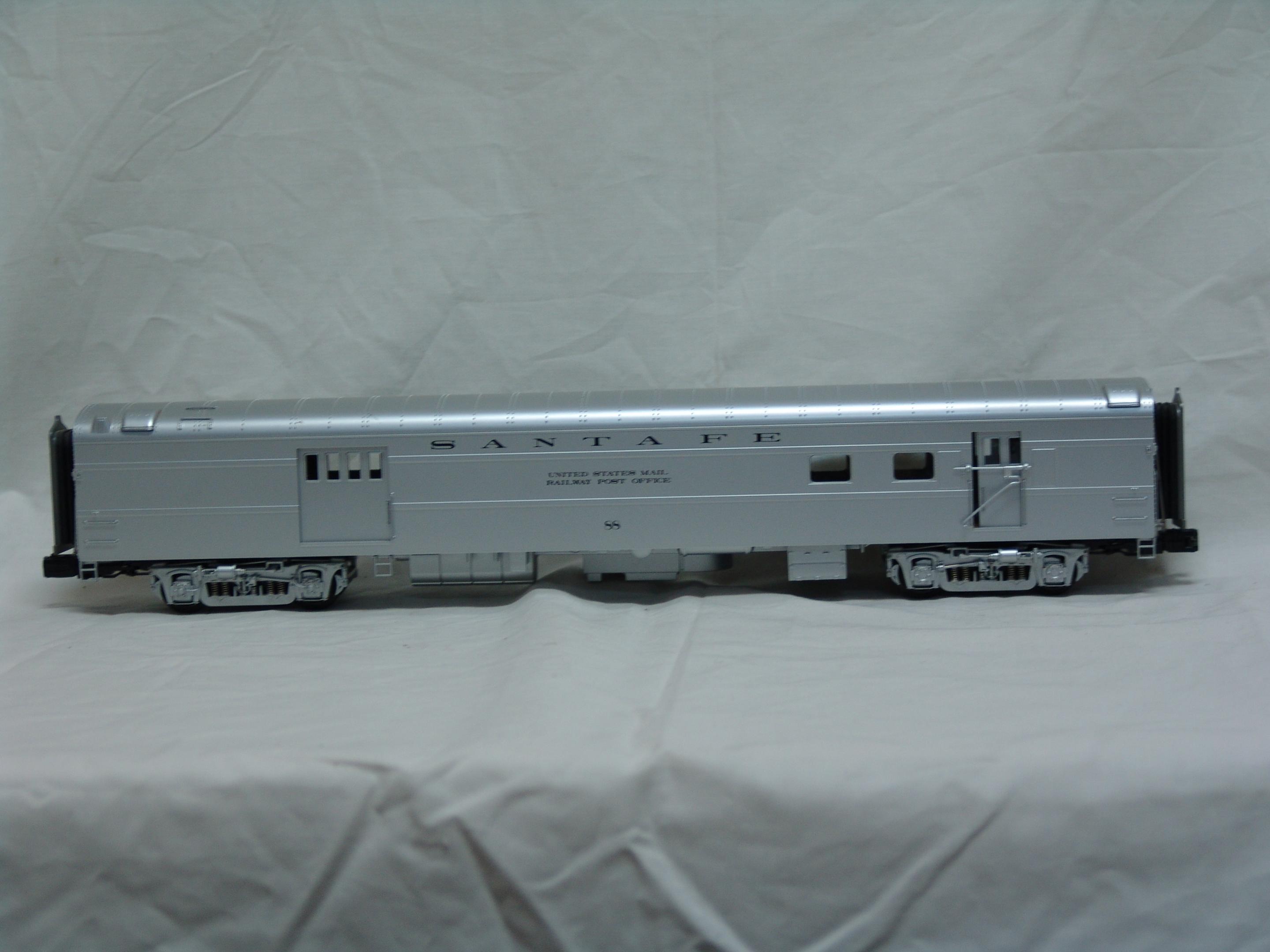 Santa Fe 70' smooth streamlined RPO car (used)
