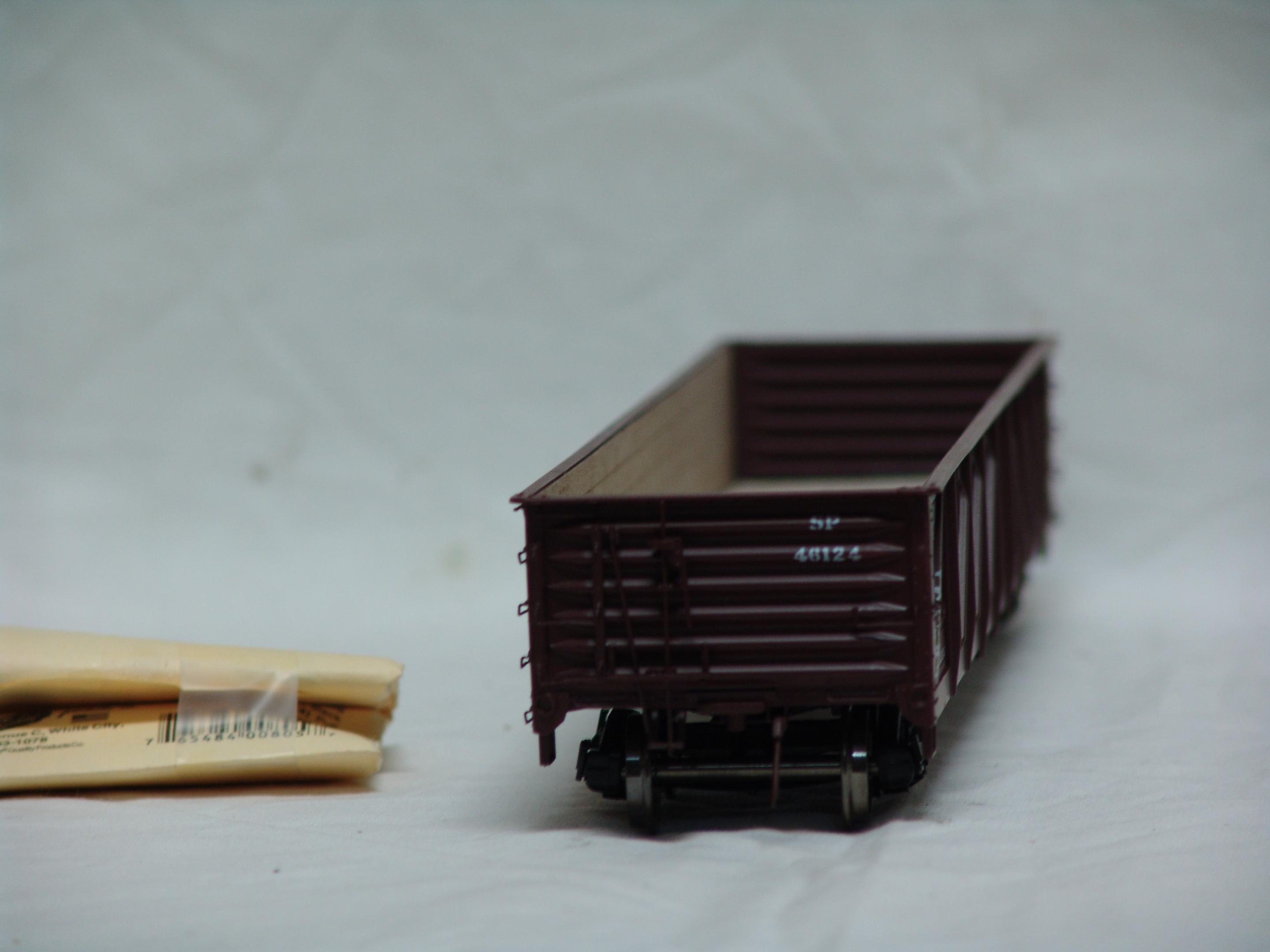 Southern Pacific USRA composite drop bottom gondola (used 2-rail)