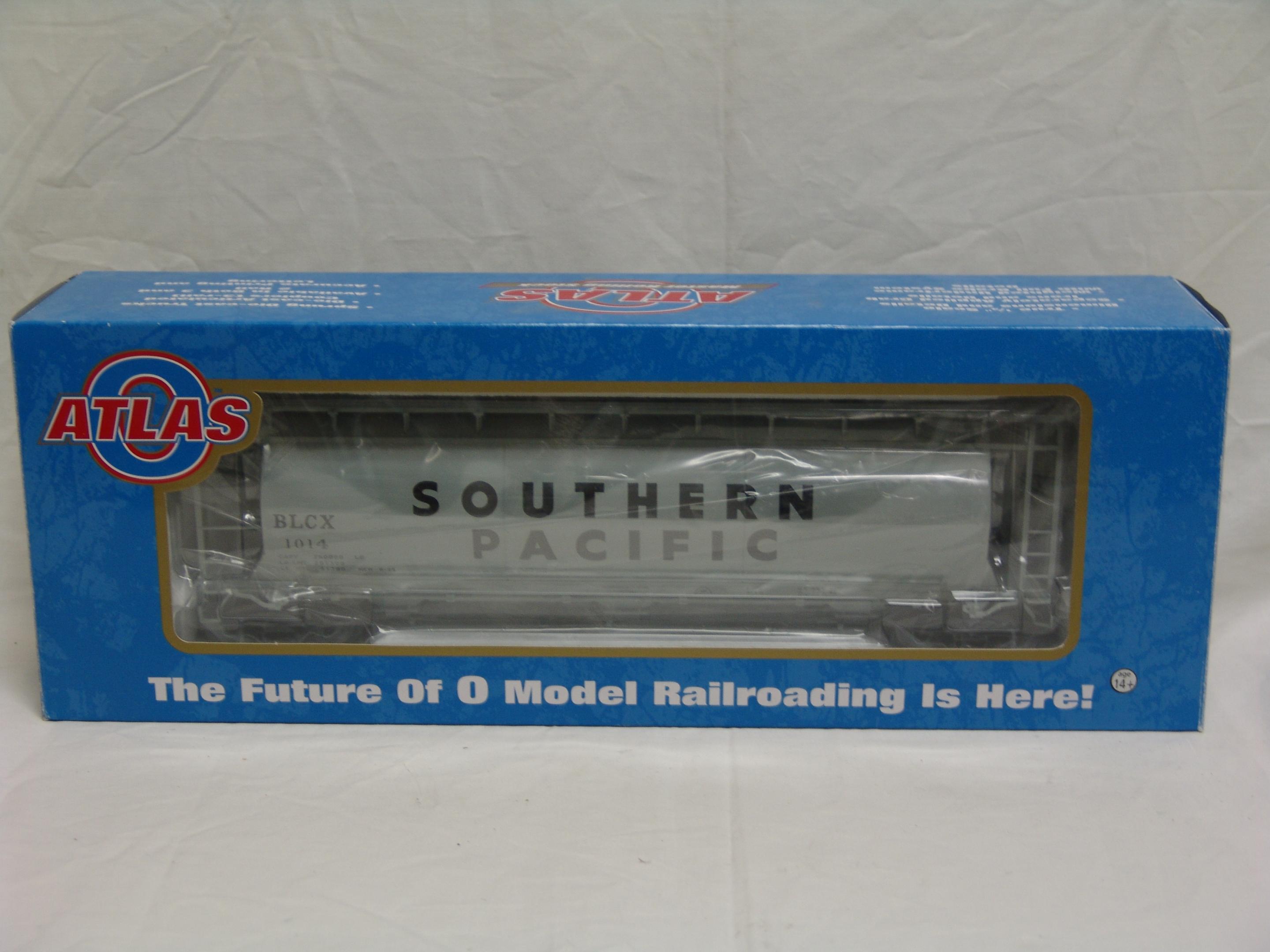 Southern Pacific 3-bay cylindrical hopper #1014 (used)