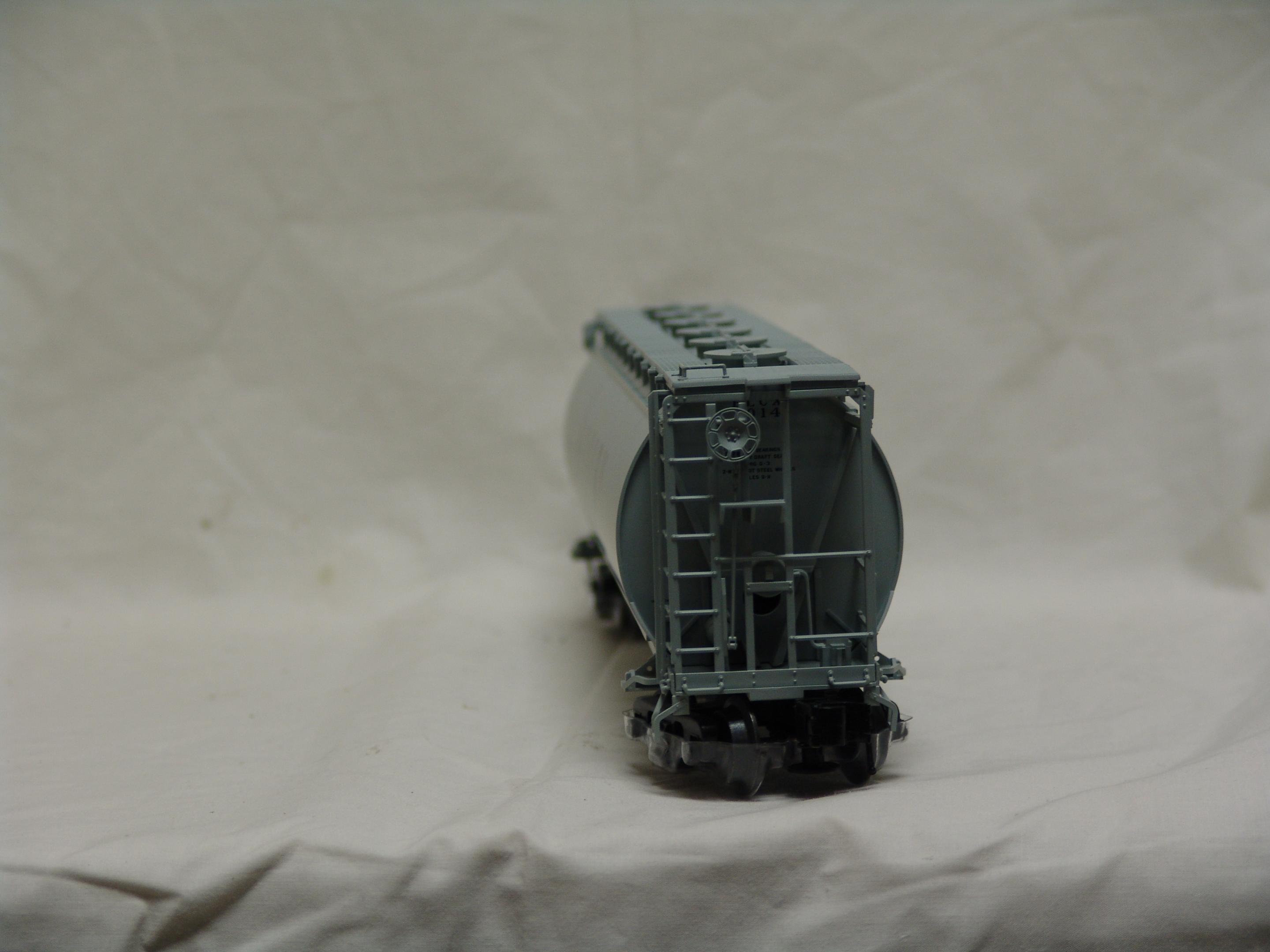 Southern Pacific 3-bay cylindrical hopper #1014 (used)