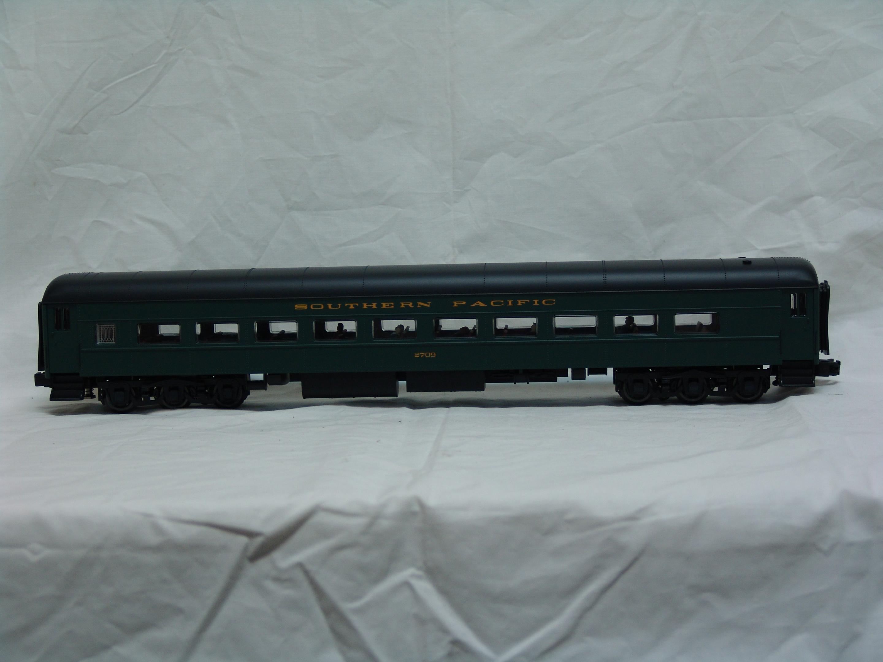 Southern Pacific green 80' modernized coach 4-car set (used)