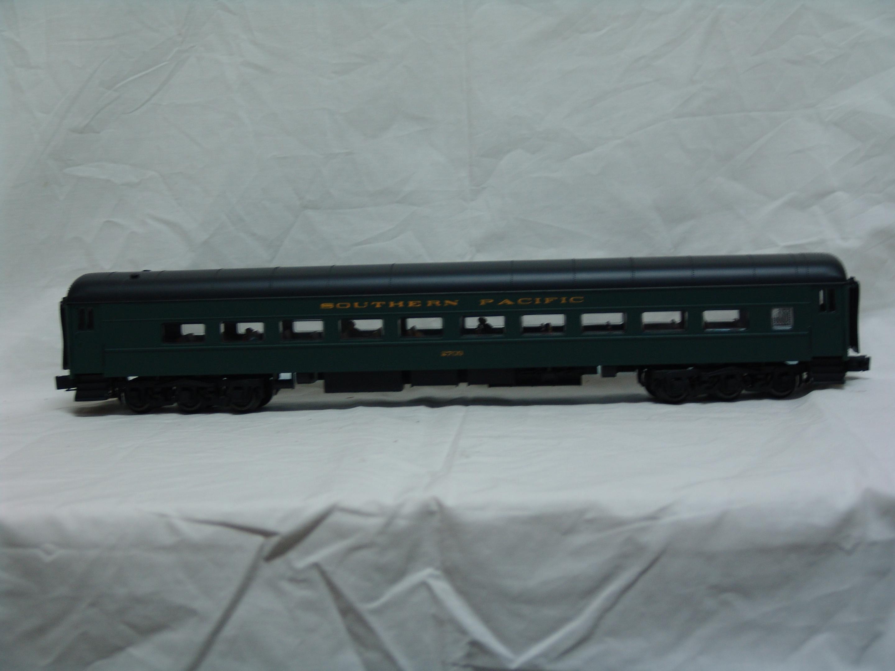 Southern Pacific green 80' modernized coach 4-car set (used)