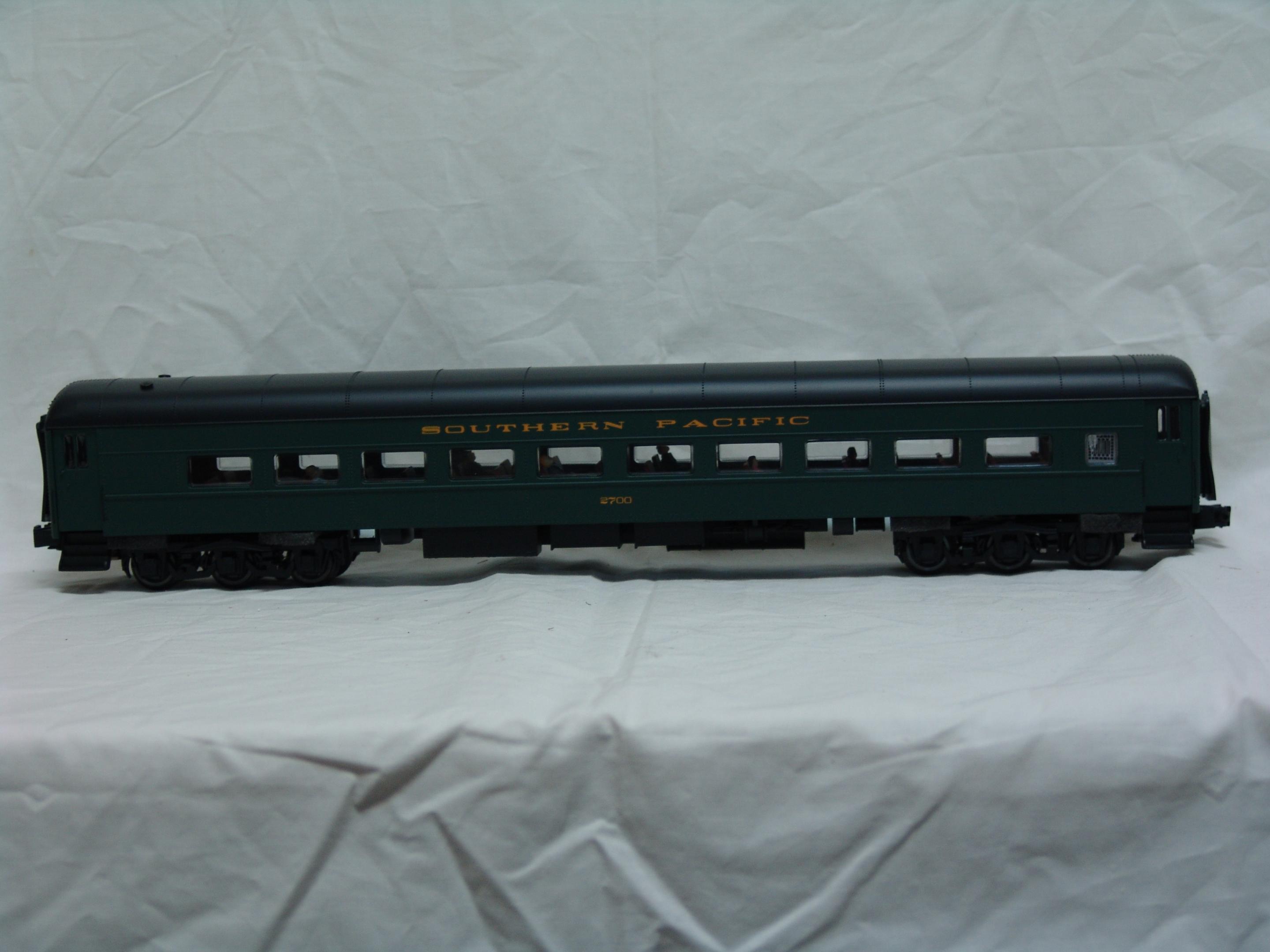 Southern Pacific green 80' modernized coach 4-car set (used)