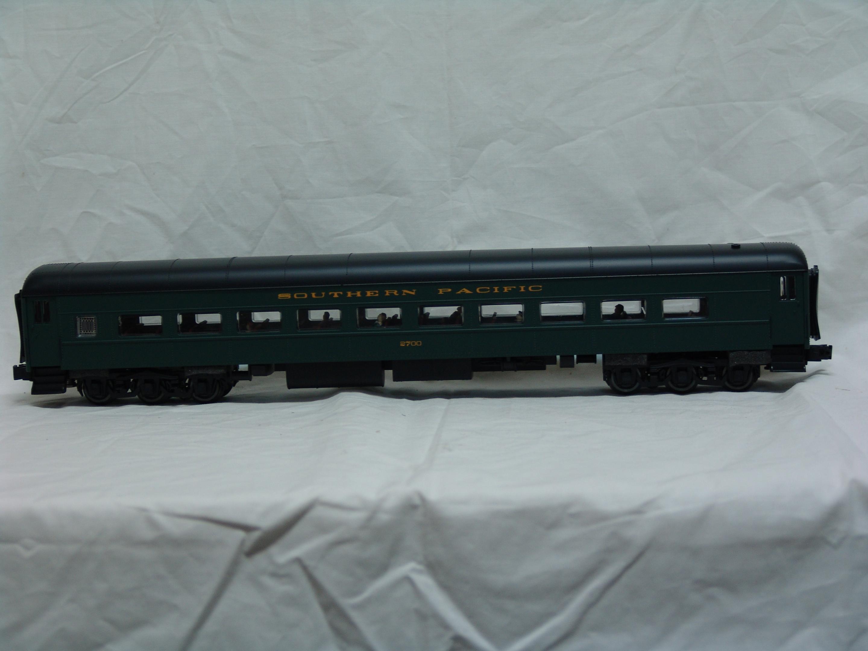 Southern Pacific green 80' modernized coach 4-car set (used)