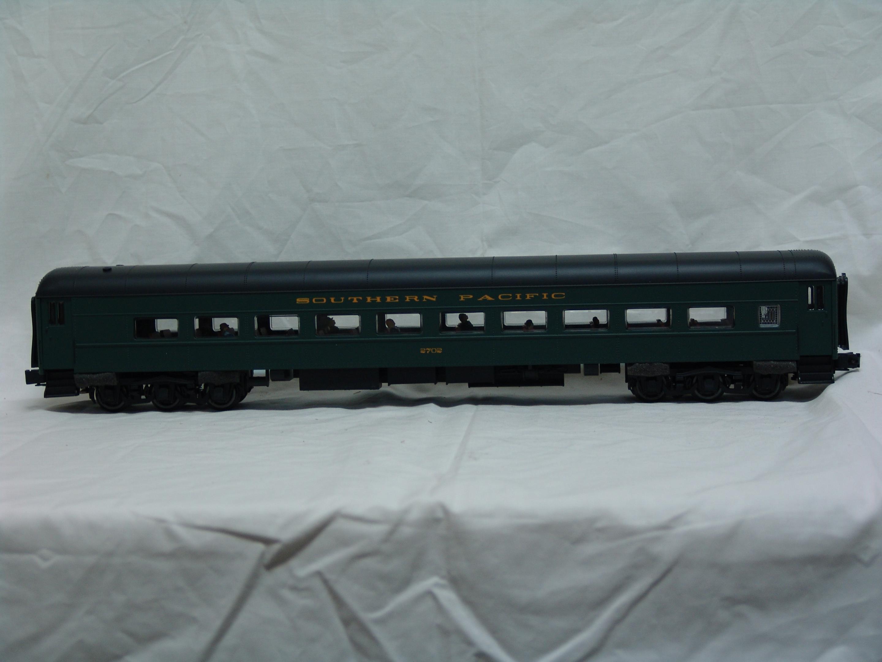 Southern Pacific green 80' modernized coach 4-car set (used)