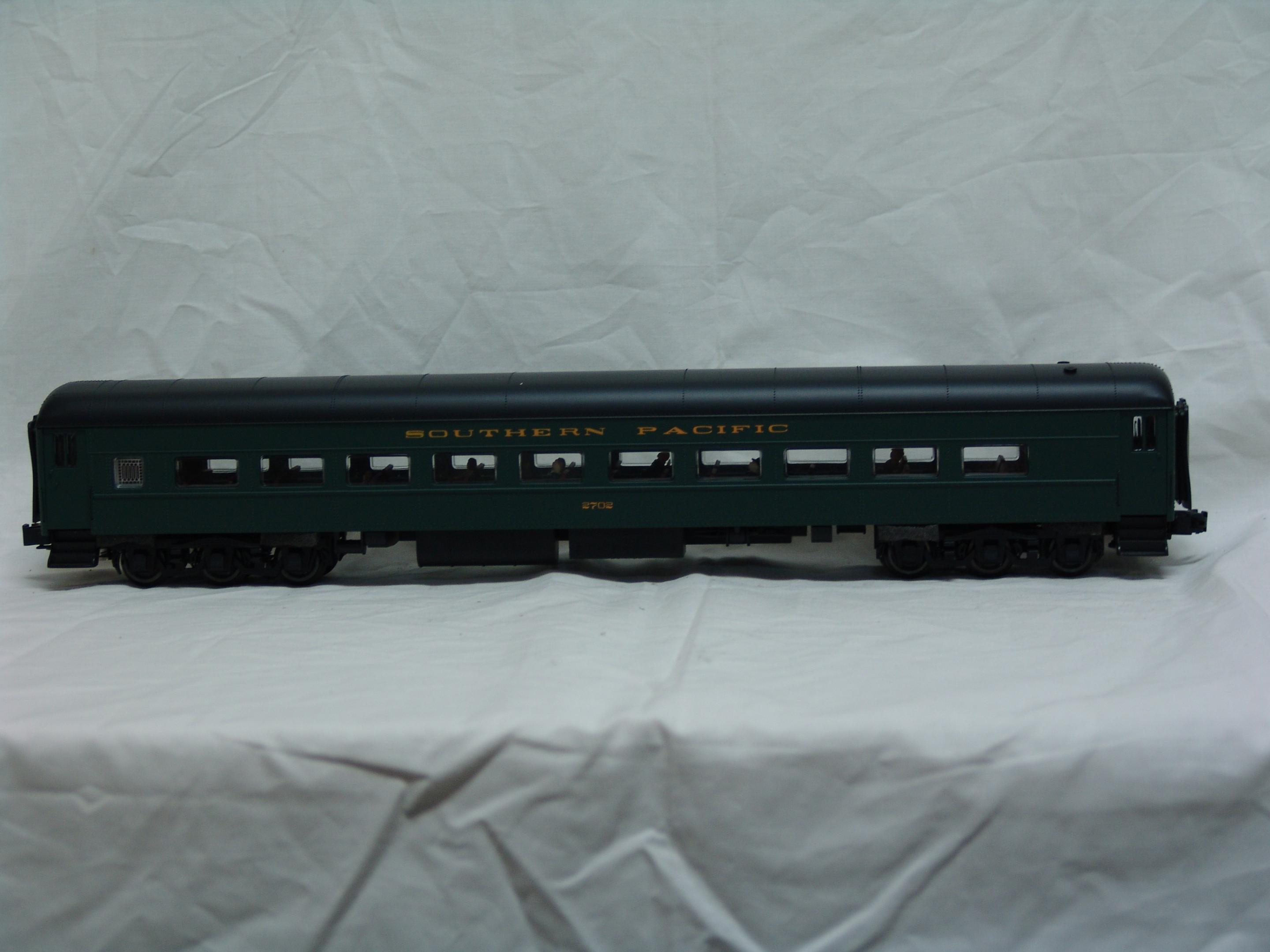 Southern Pacific green 80' modernized coach 4-car set (used)