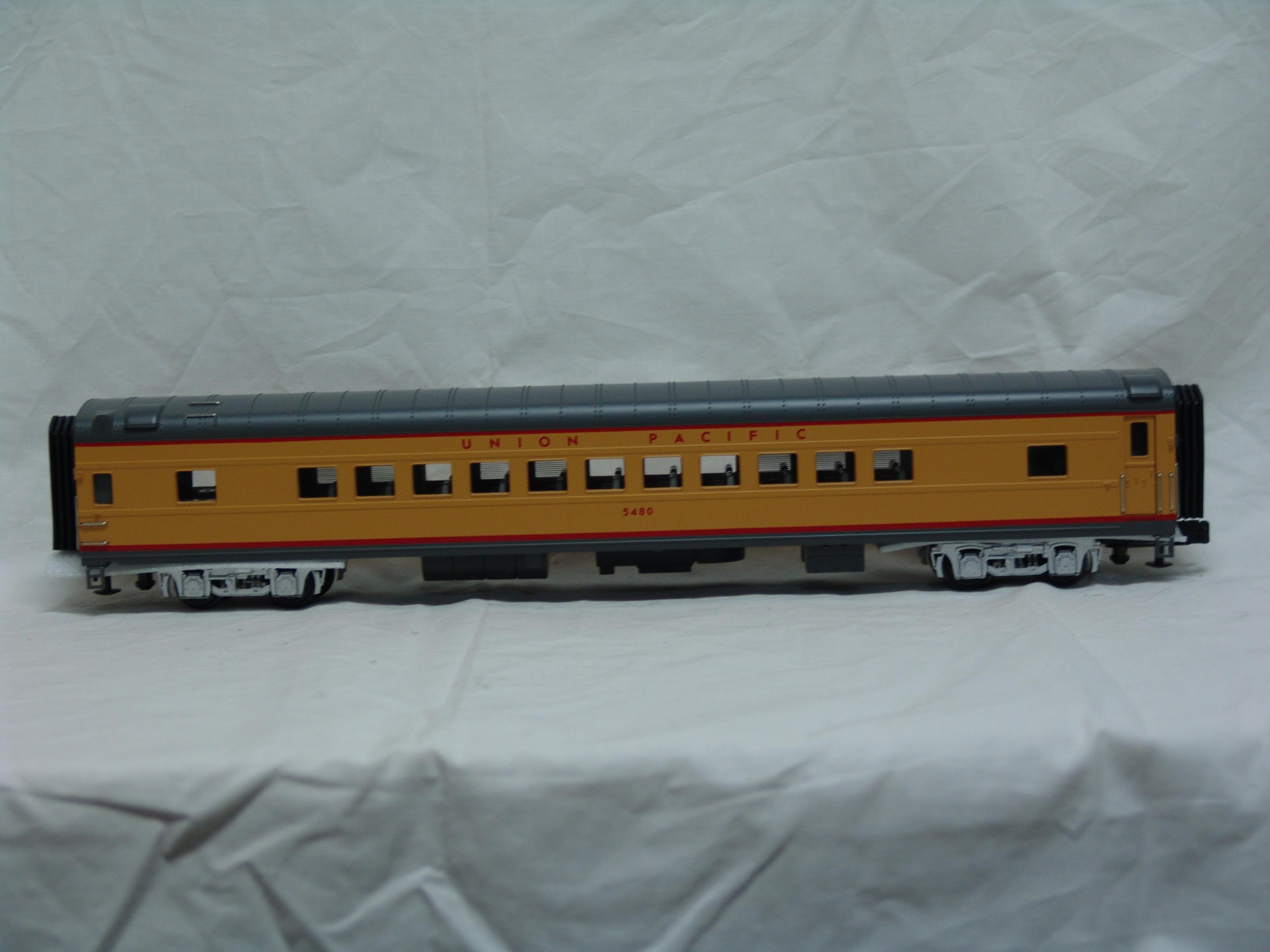 Union Pacific 5-car 70' streamlined passenger set (used)