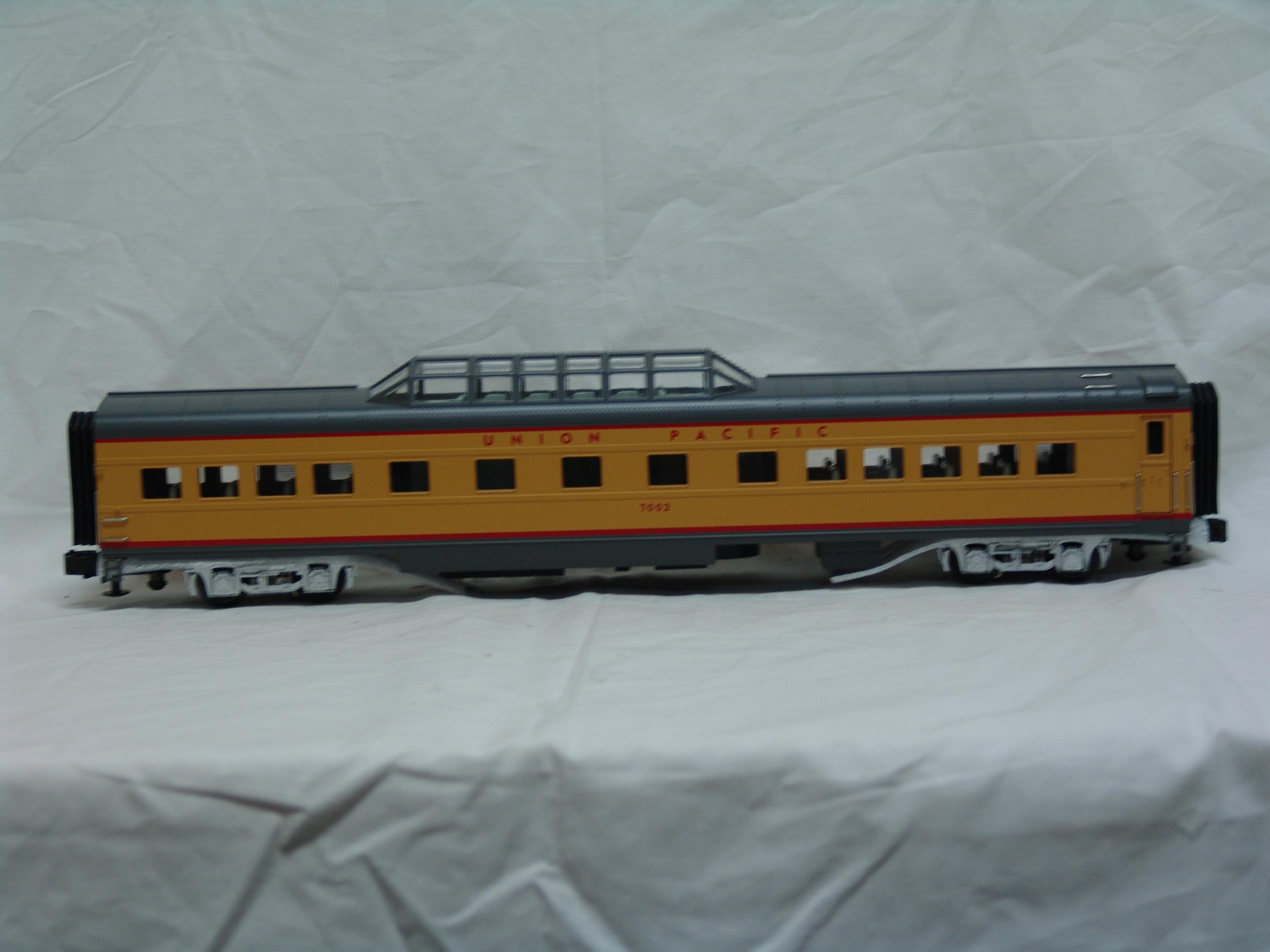 Union Pacific 5-car 70' streamlined passenger set (used)