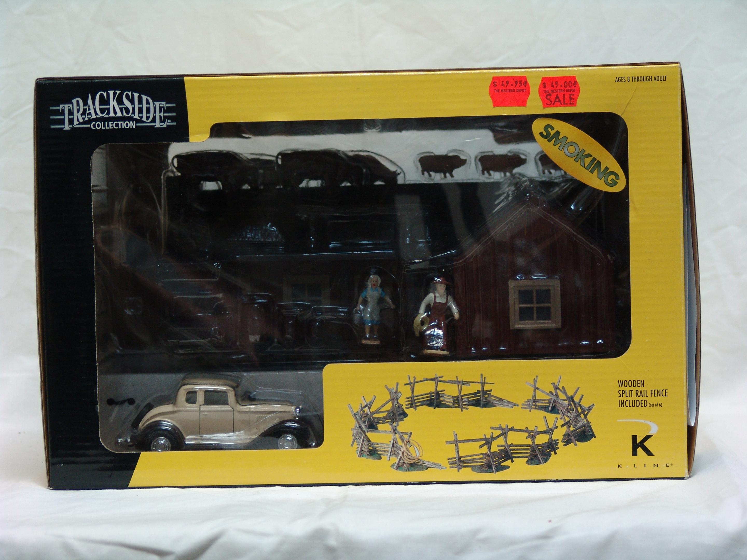 L-Shaped Ranch House with figures & accessories (used)
