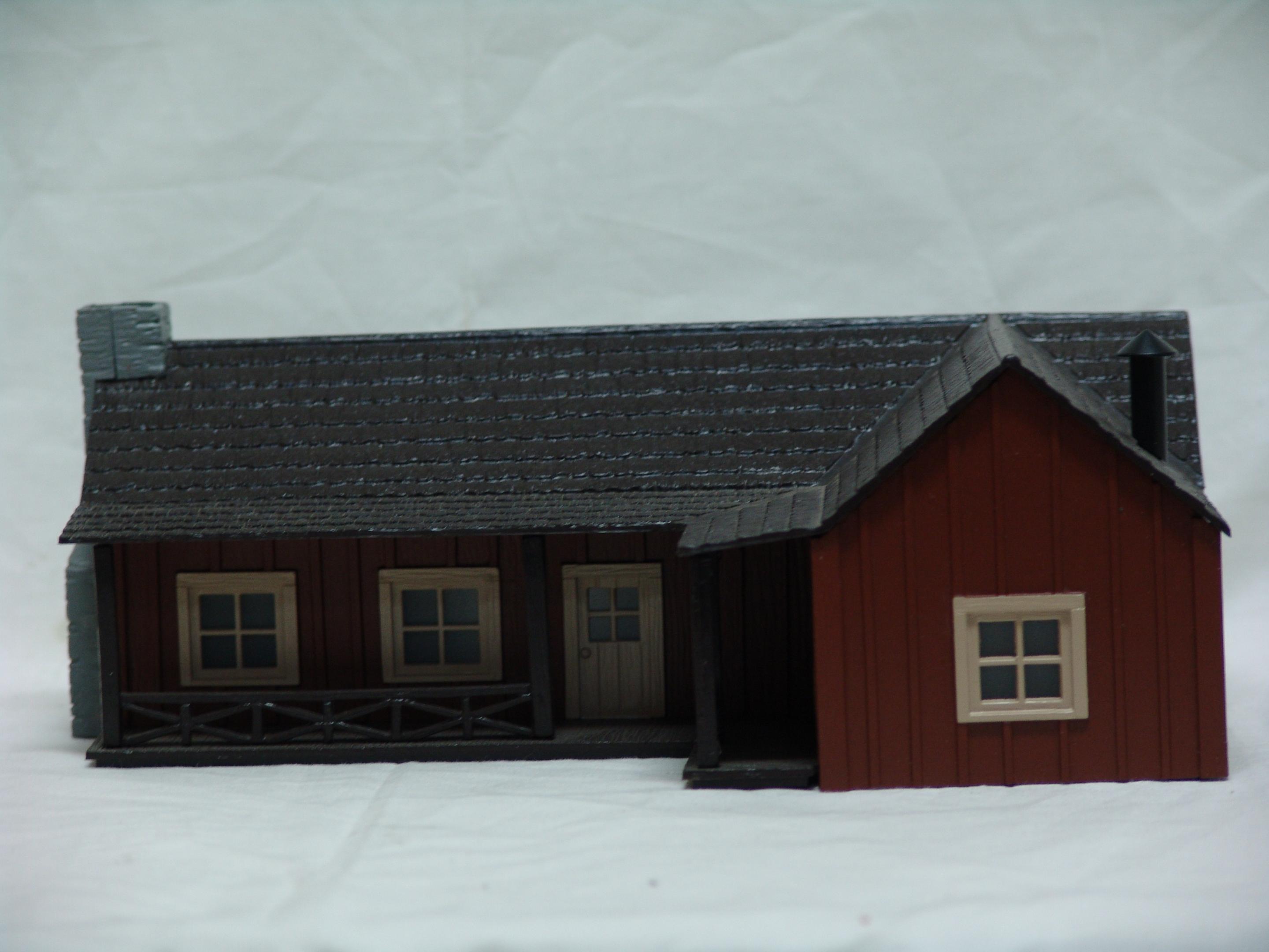 L-Shaped Ranch House with figures & accessories (used)