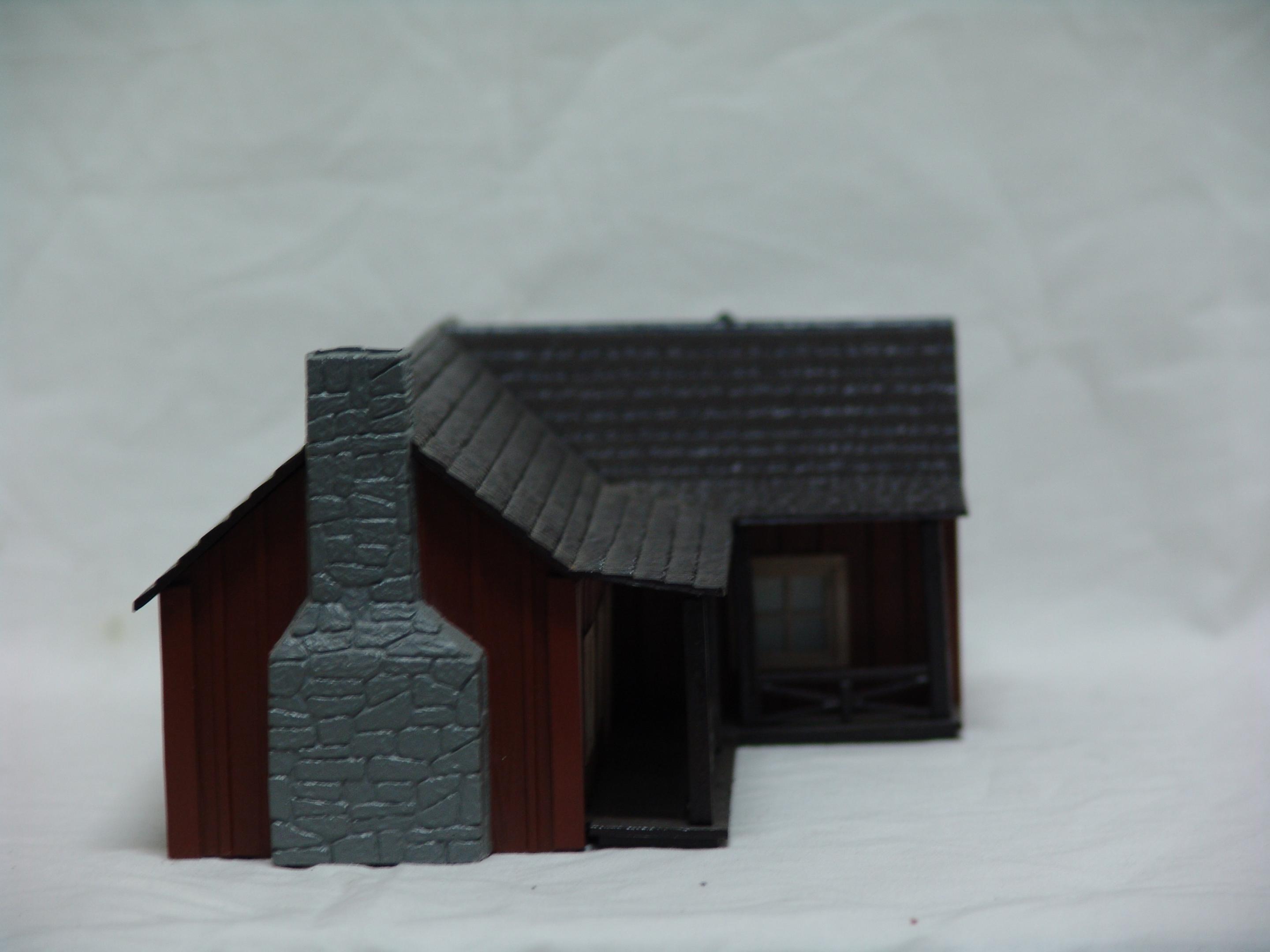 L-Shaped Ranch House with figures & accessories (used)