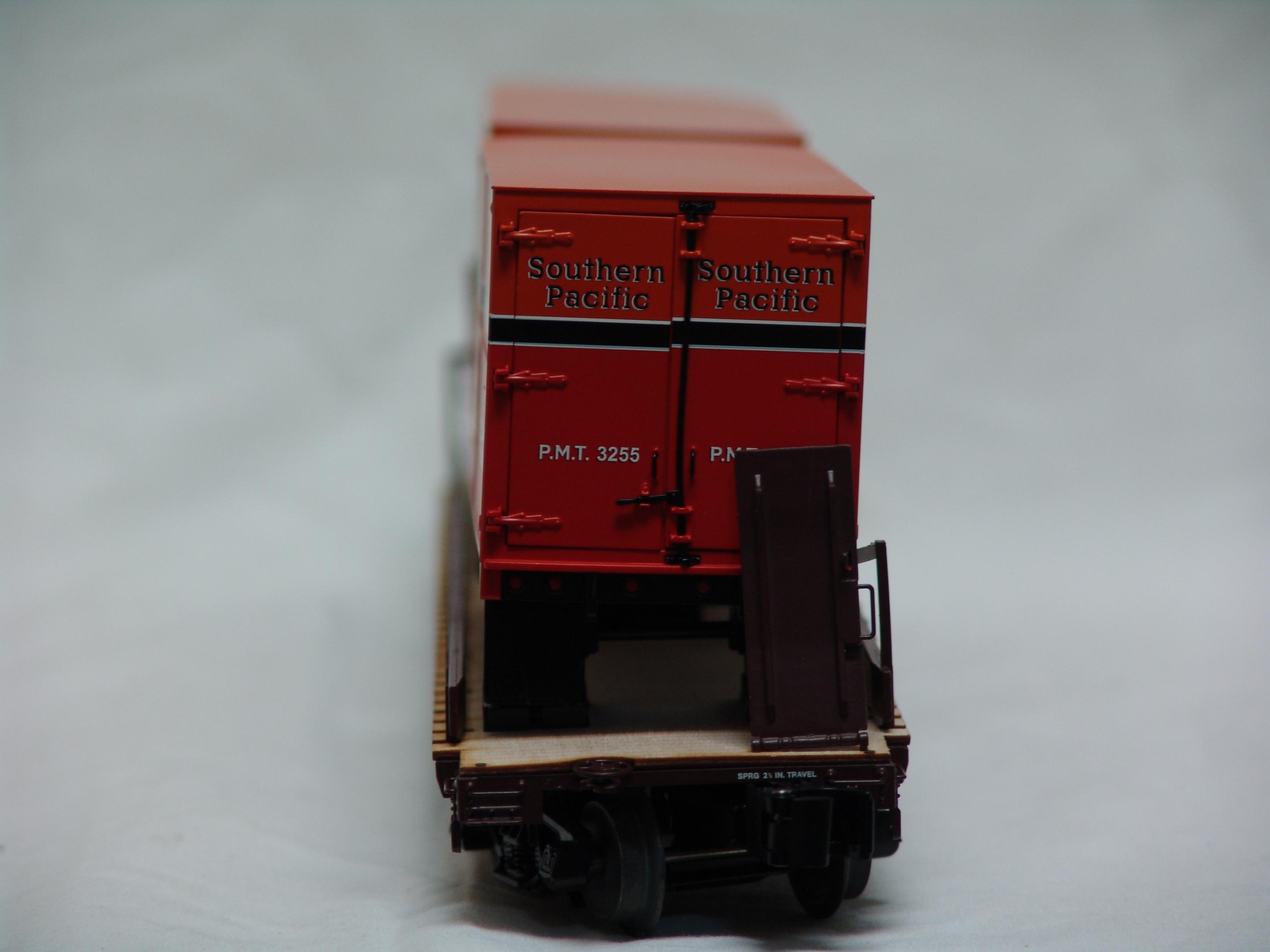 Southern Pacific PS-4 flatcar #563220 with trailers