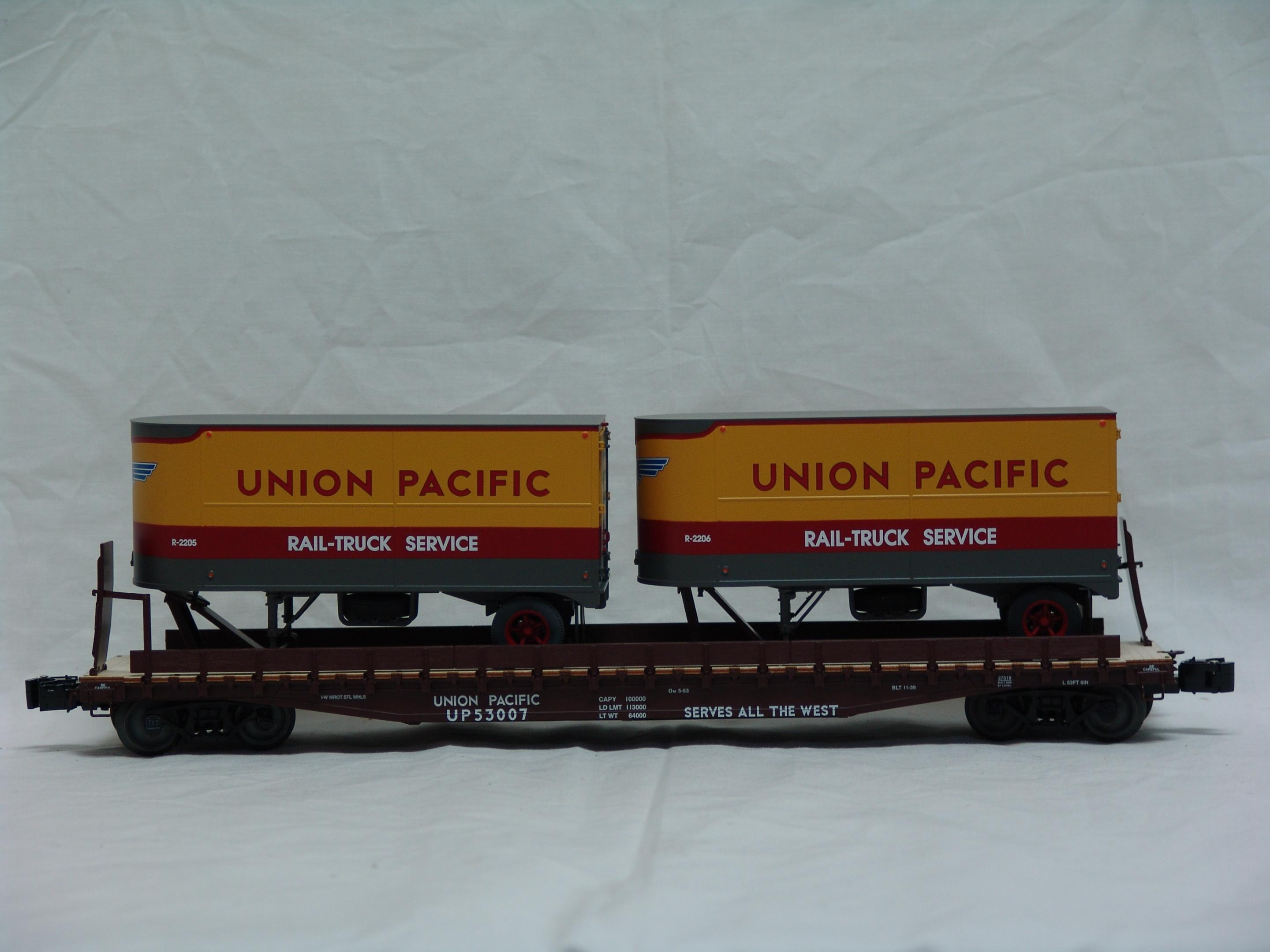 Union Pacific PS-4 flatcar #53007 with trailers (used)