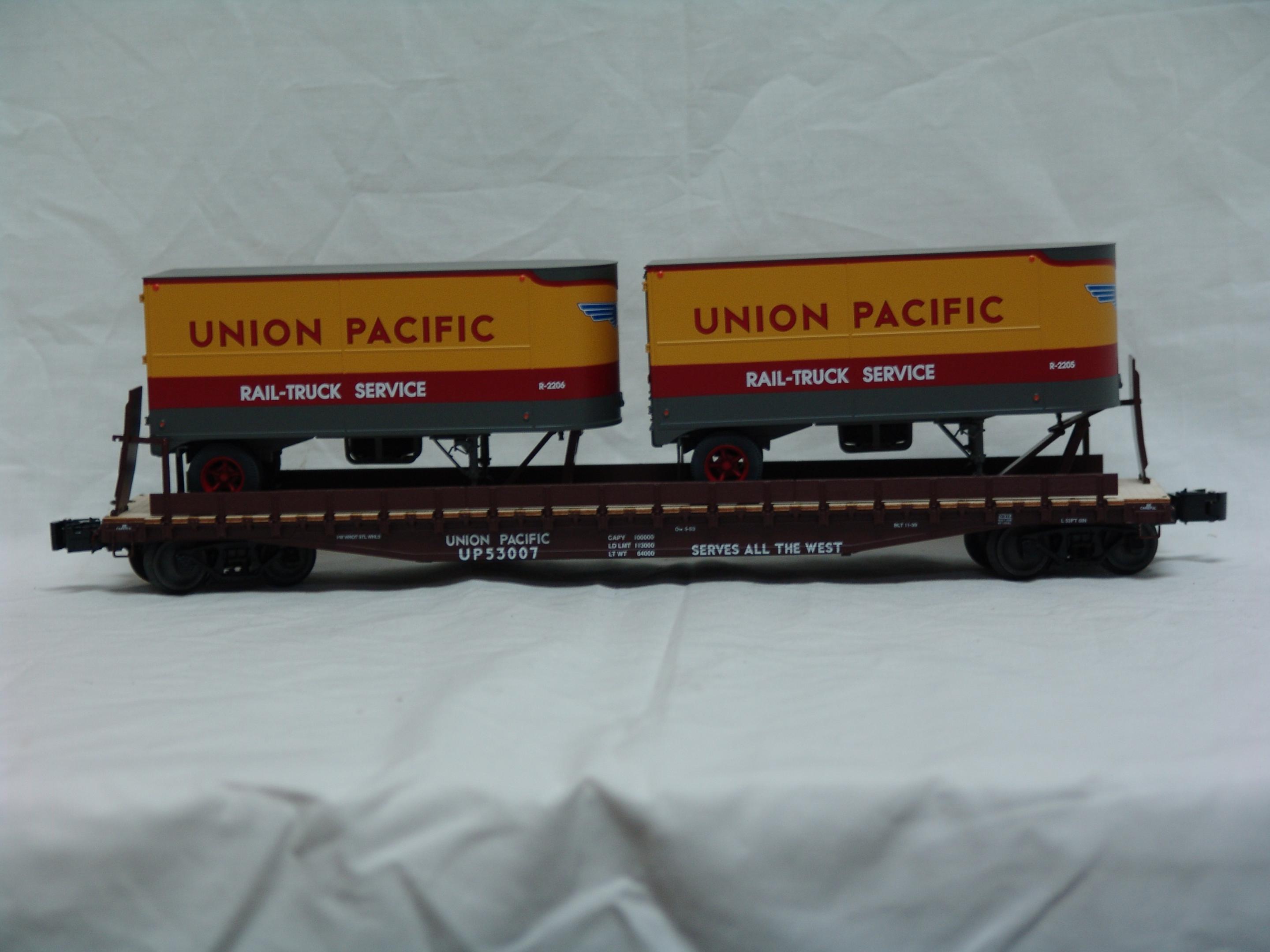 Union Pacific PS-4 flatcar #53007 with trailers (used)