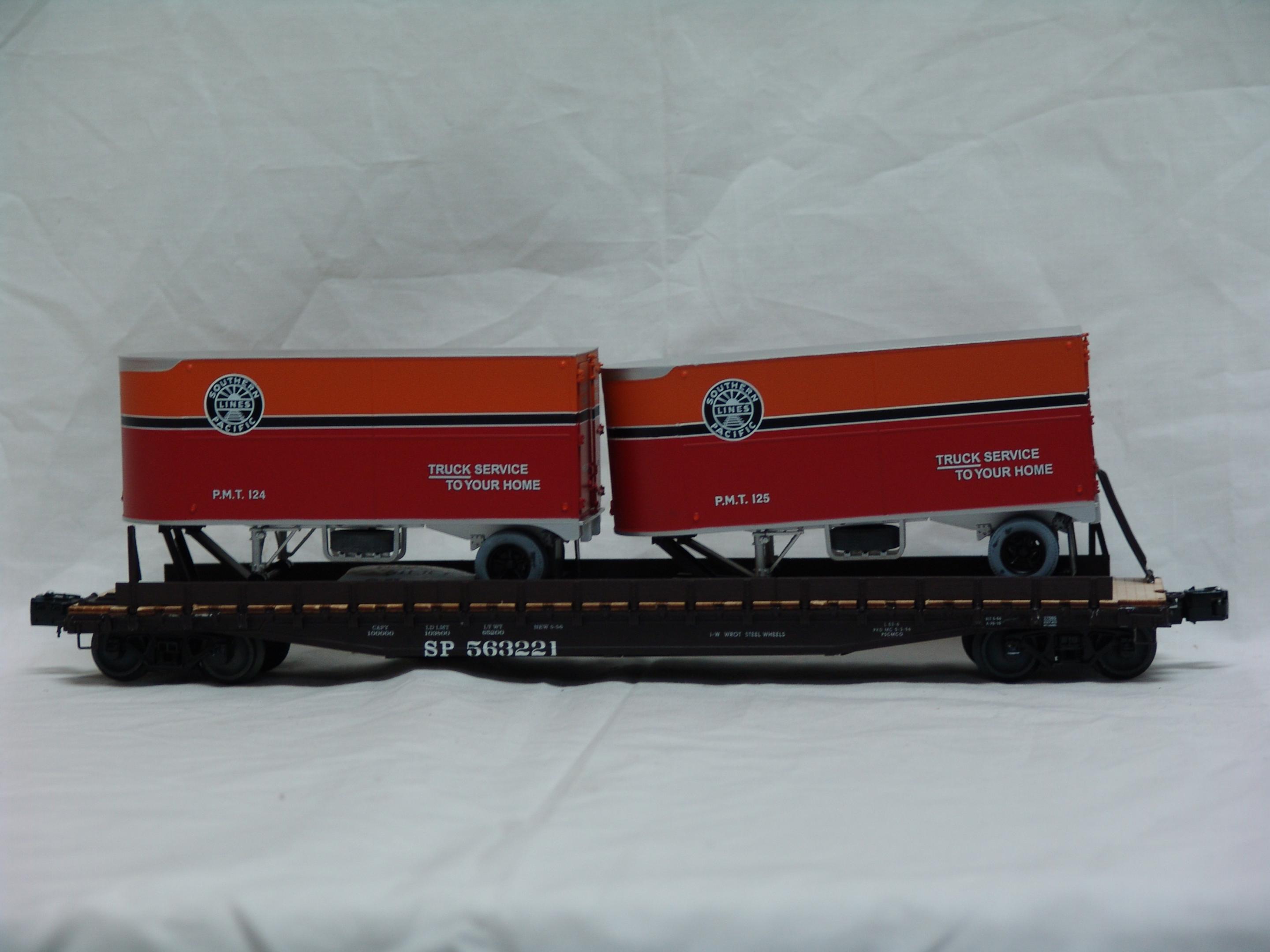 Southern Pacific PS-4 flatcar #563221 with trailers (used)