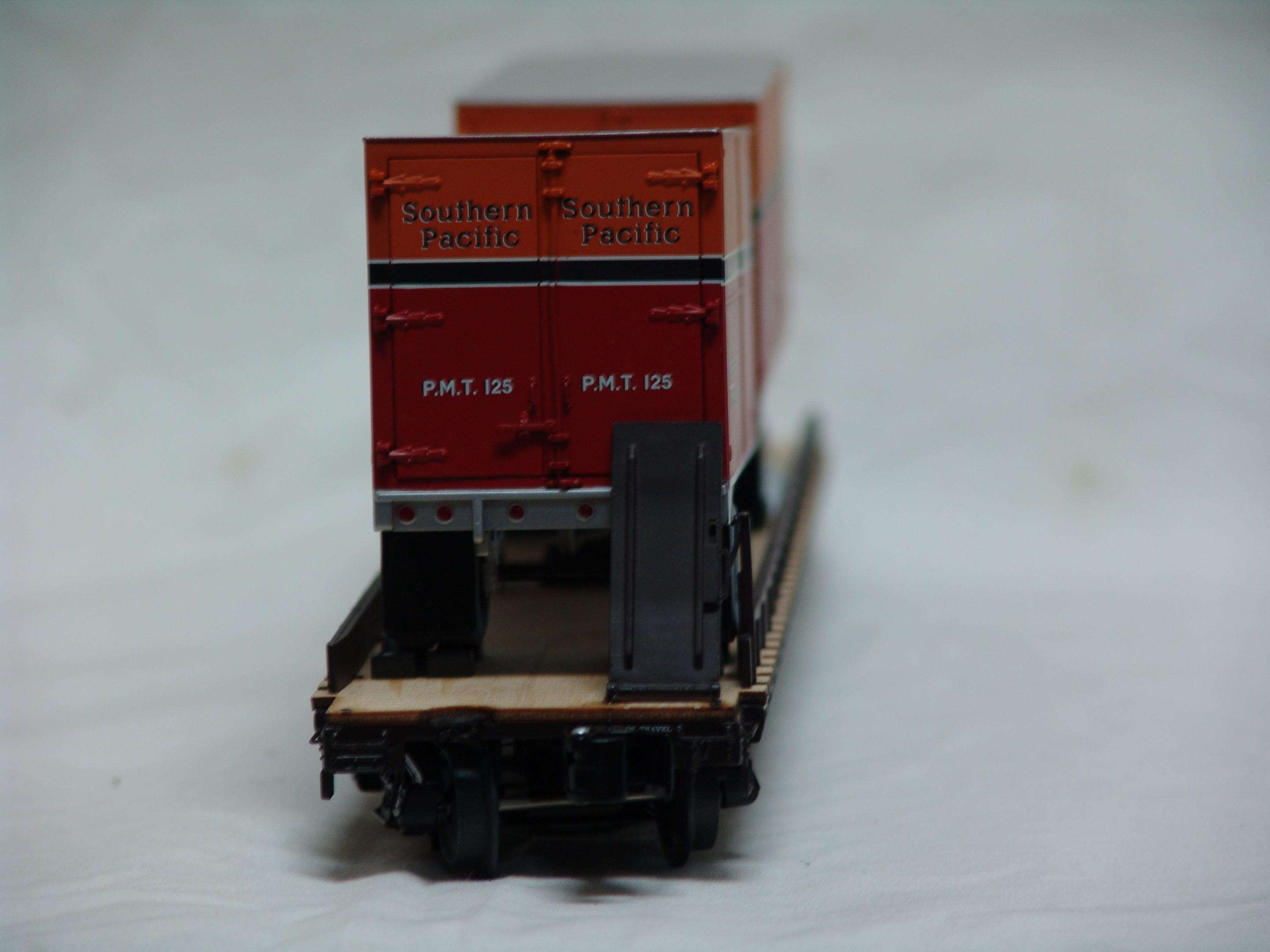 Southern Pacific PS-4 flatcar #563221 with trailers (used)
