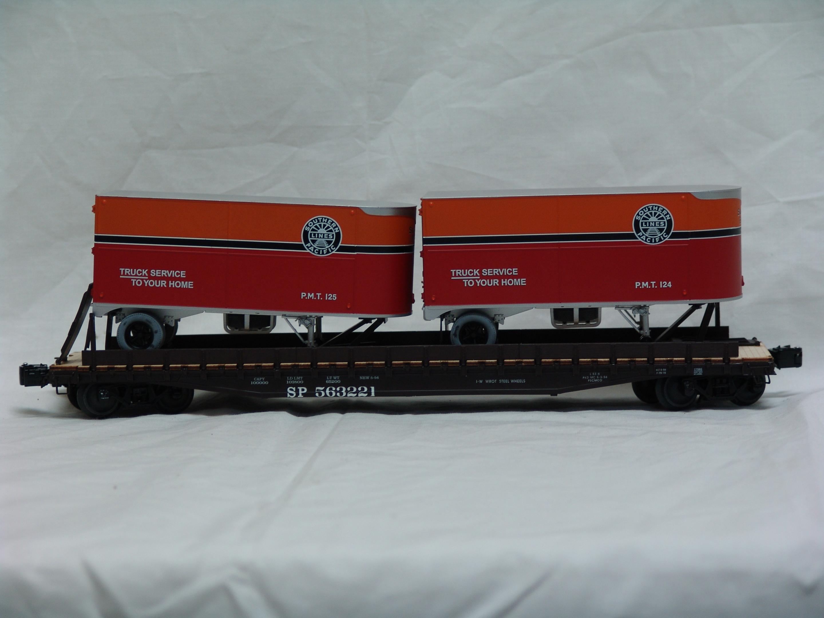 Southern Pacific PS-4 flatcar #563221 with trailers (used)
