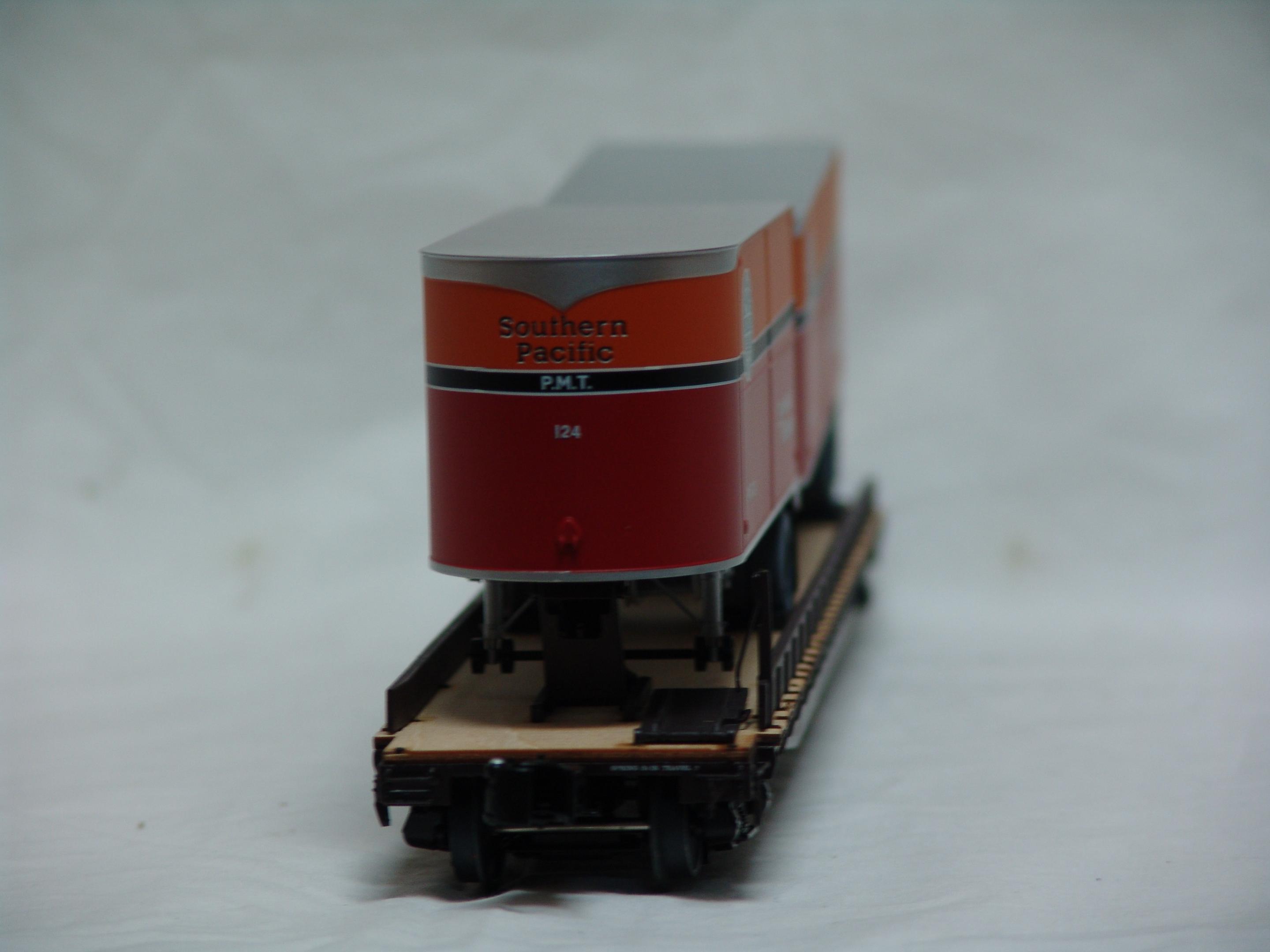 Southern Pacific PS-4 flatcar #563221 with trailers (used)
