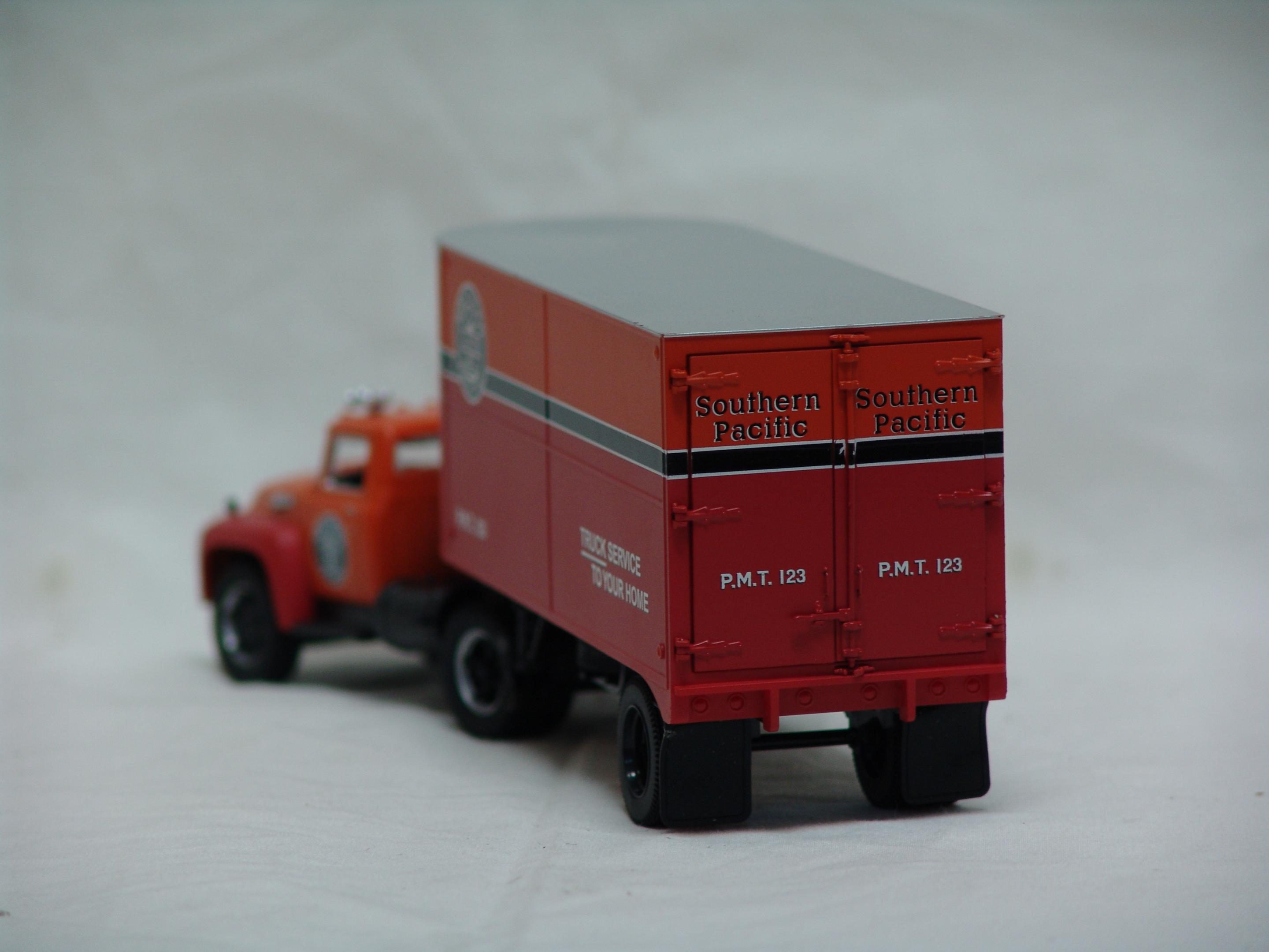Southern Pacific tractor trailer (used)
