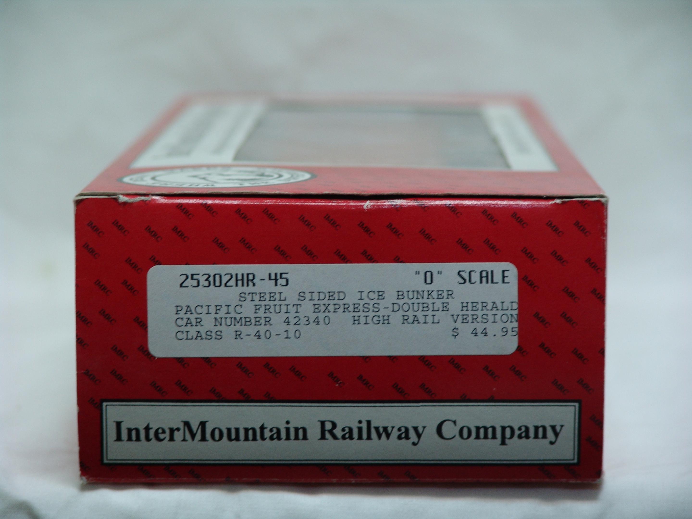 Pacific Fruit Express R-40-10 steel sided reefer #42340 (used)