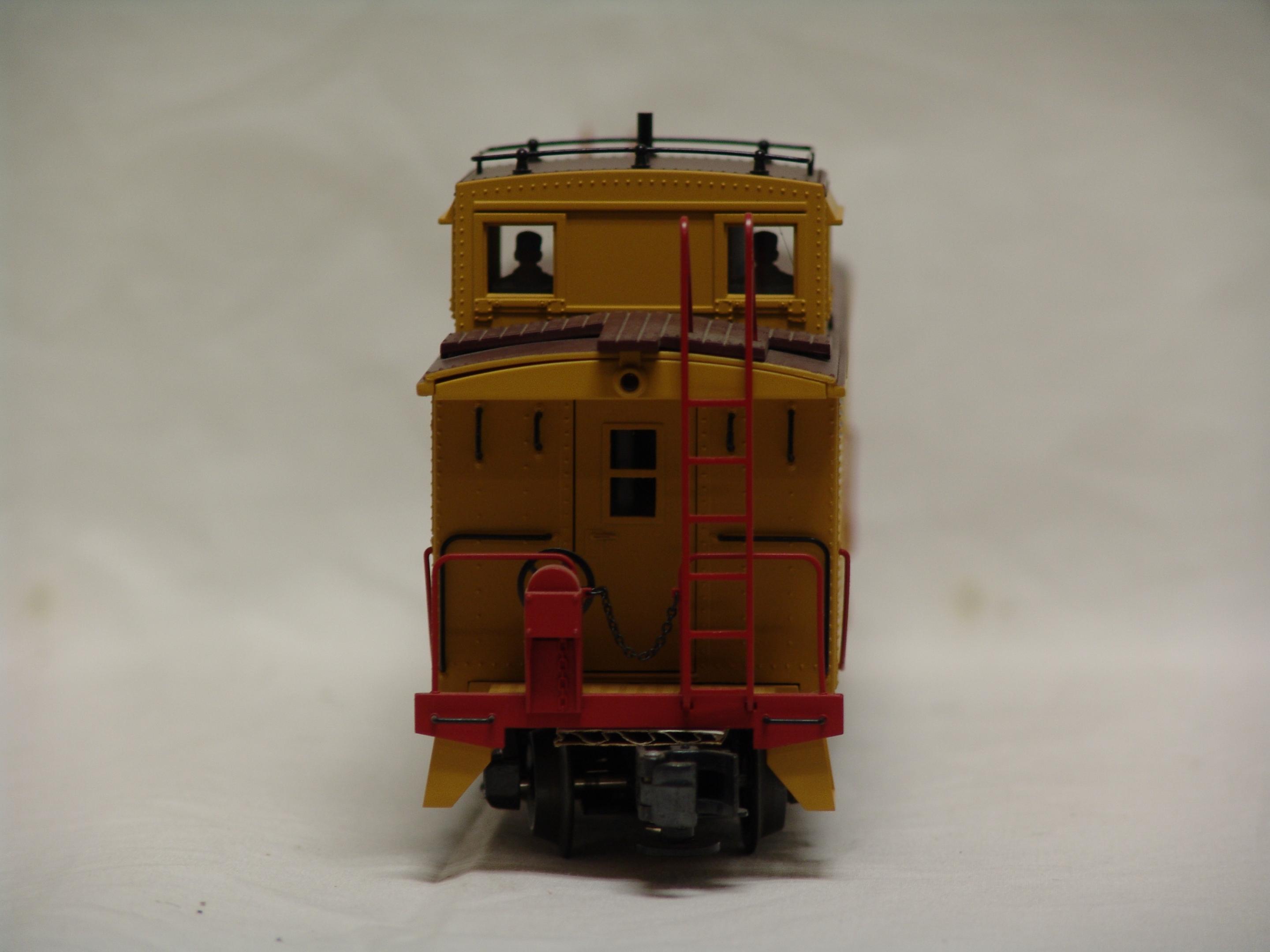 Union Pacific off-center cupola steel side caboose #3552 (used)
