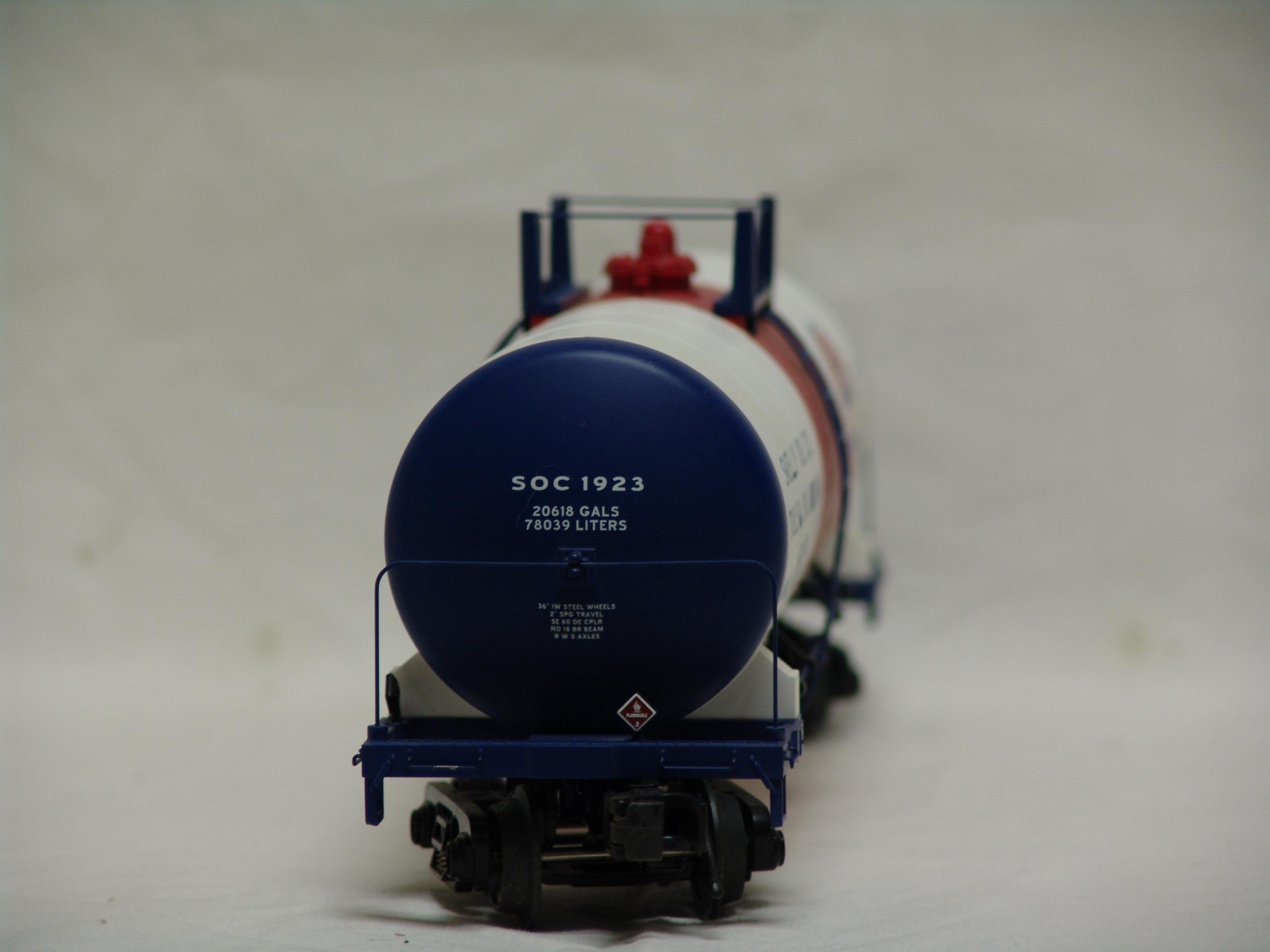 Skelly Oil Co. tank car #1923 (used)
