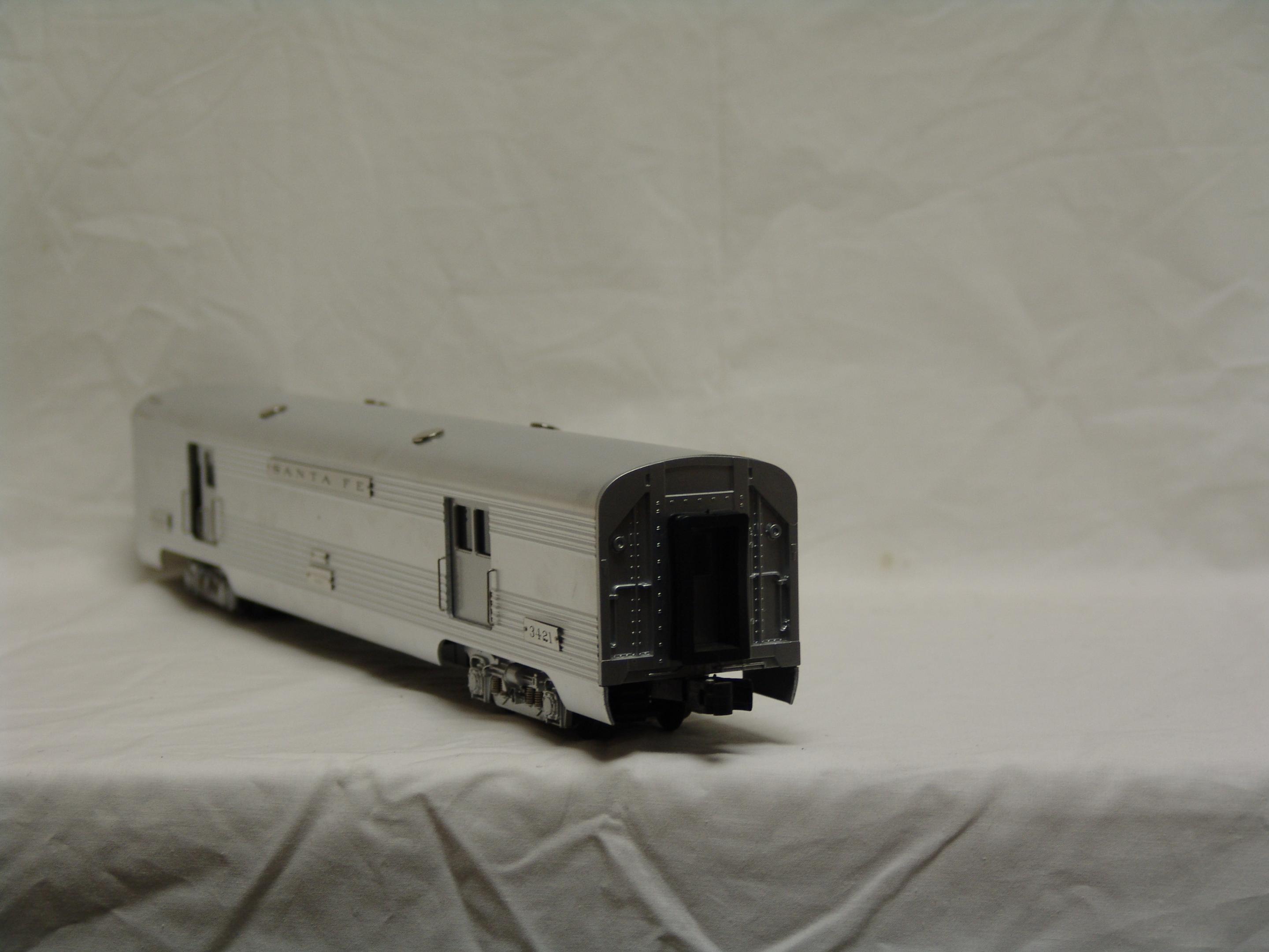 Santa Fe "Super Chief" 18" aluminum baggage car #3421 (used)