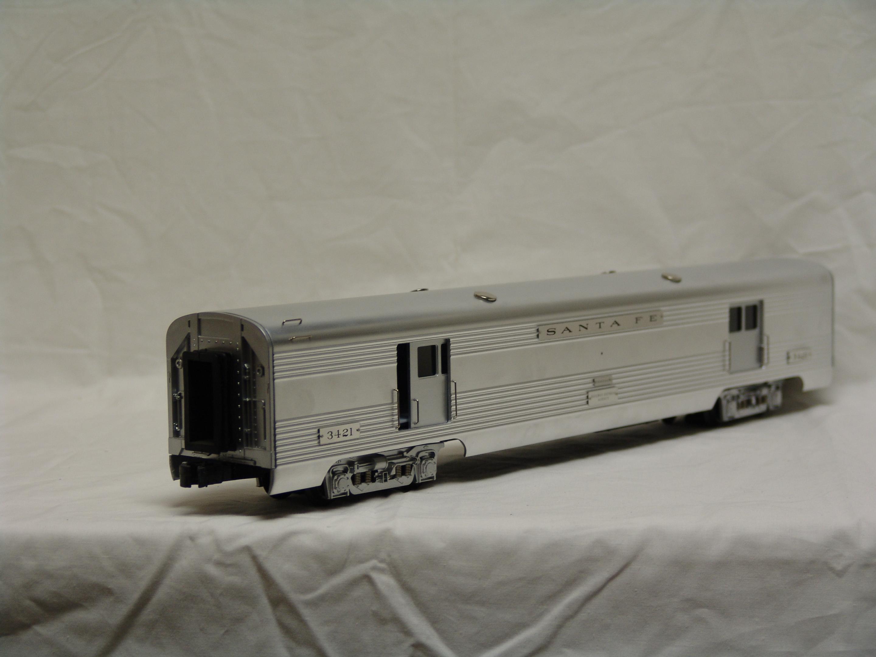 Santa Fe "Super Chief" 18" aluminum baggage car #3421 (used)