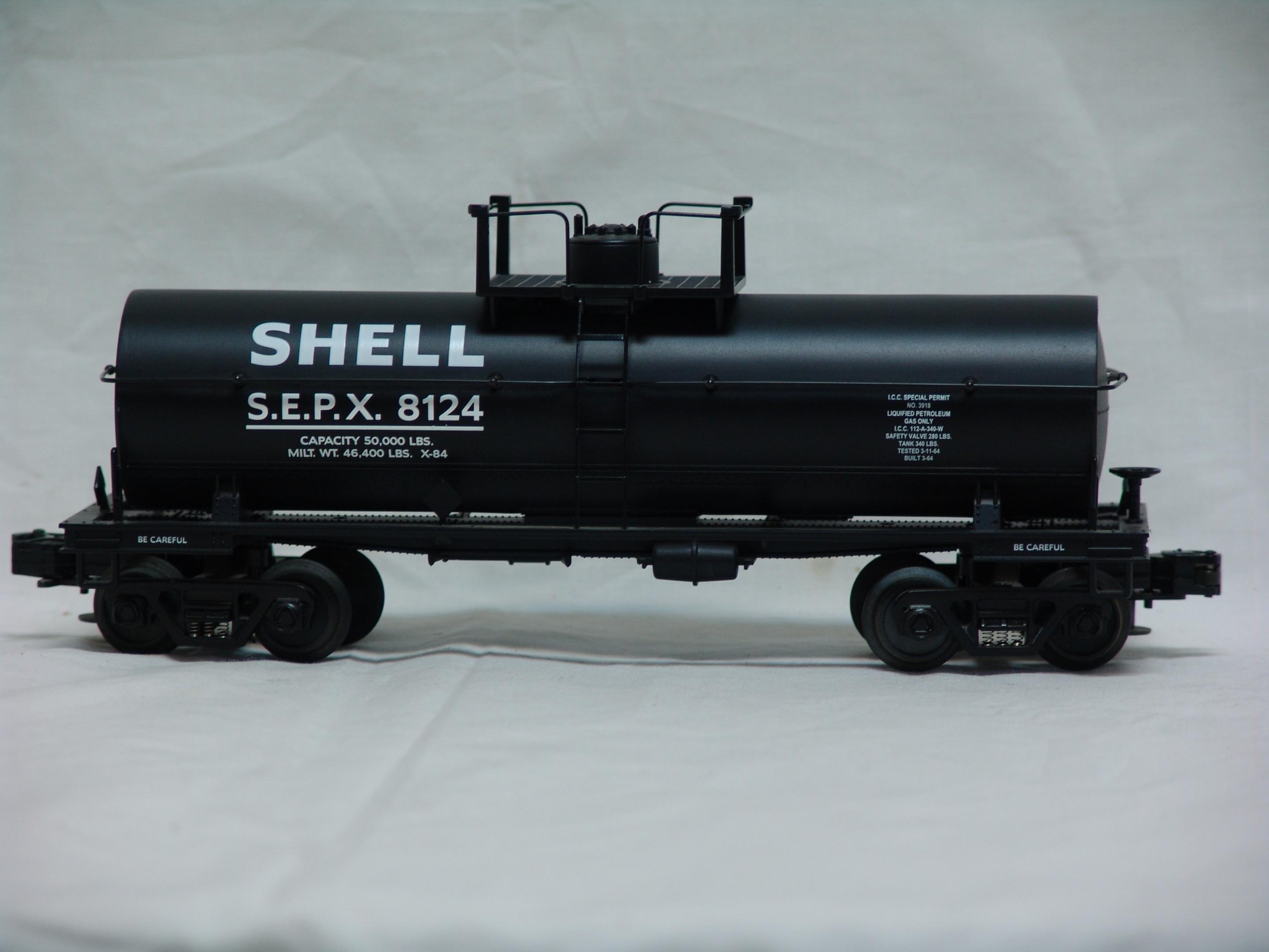 Shell die-cast tank car #8124 (used)