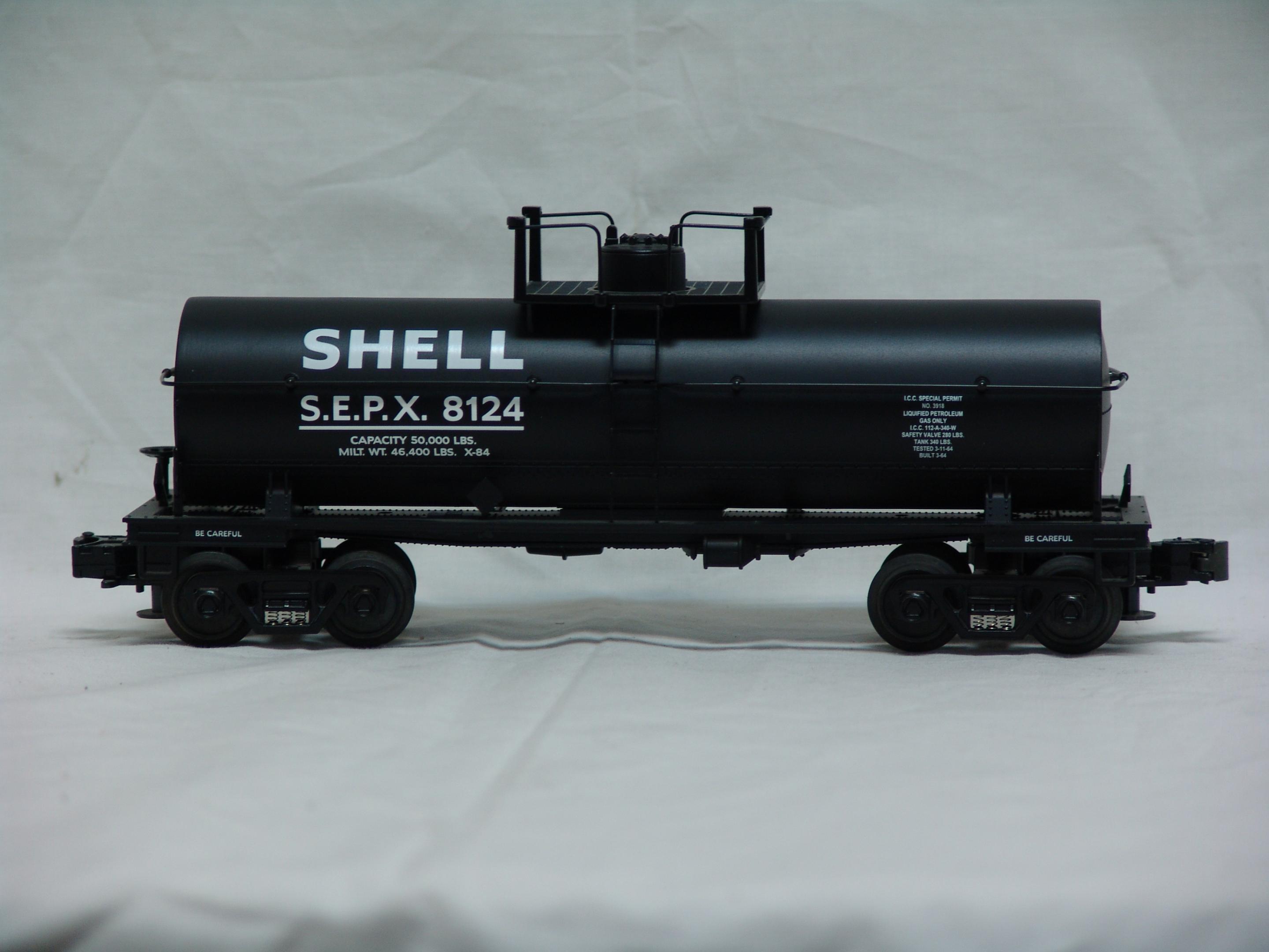 Shell die-cast tank car #8124 (used)