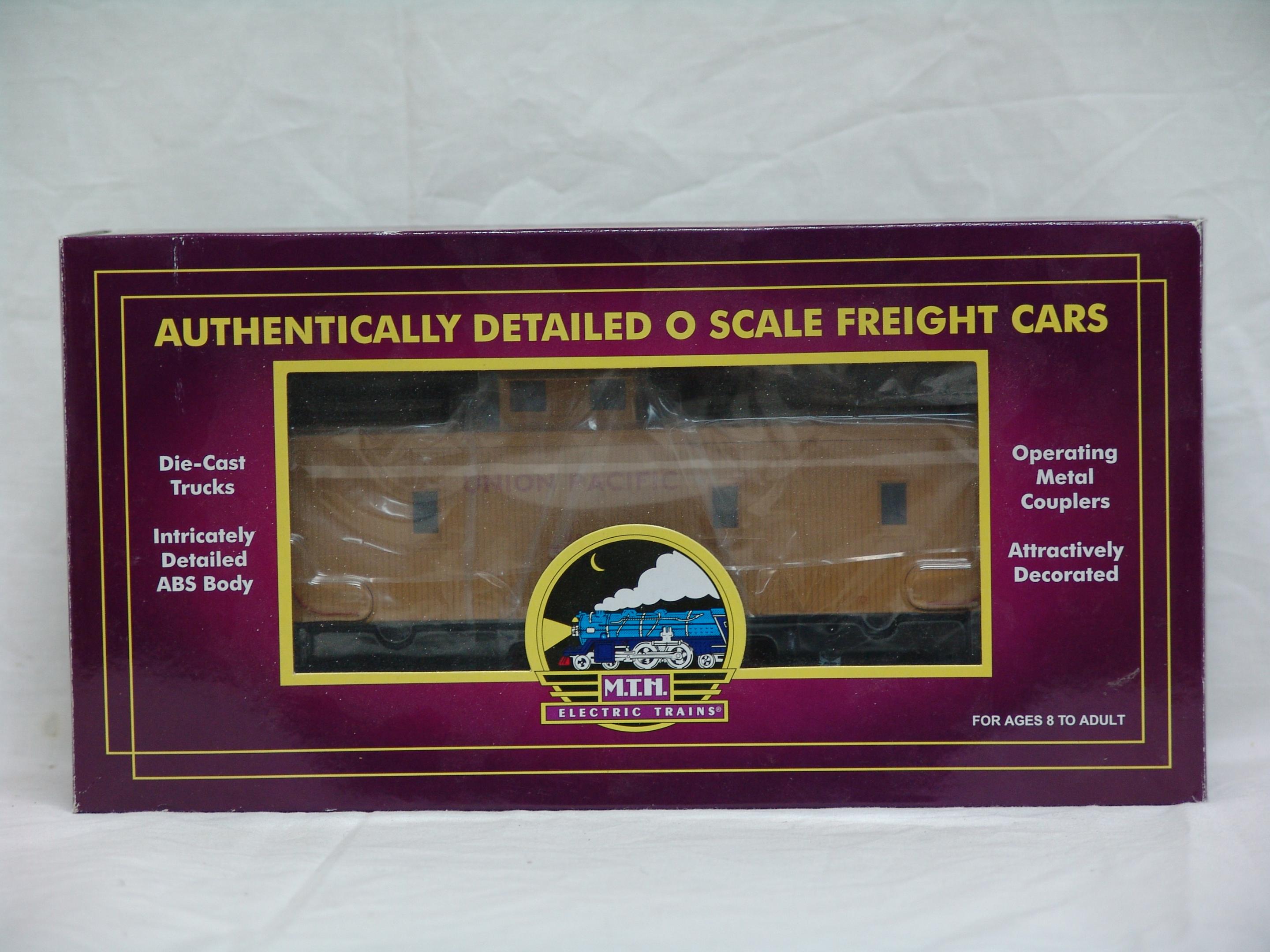 Union Pacific CA-1 wood-sided caboose #3222 (used)