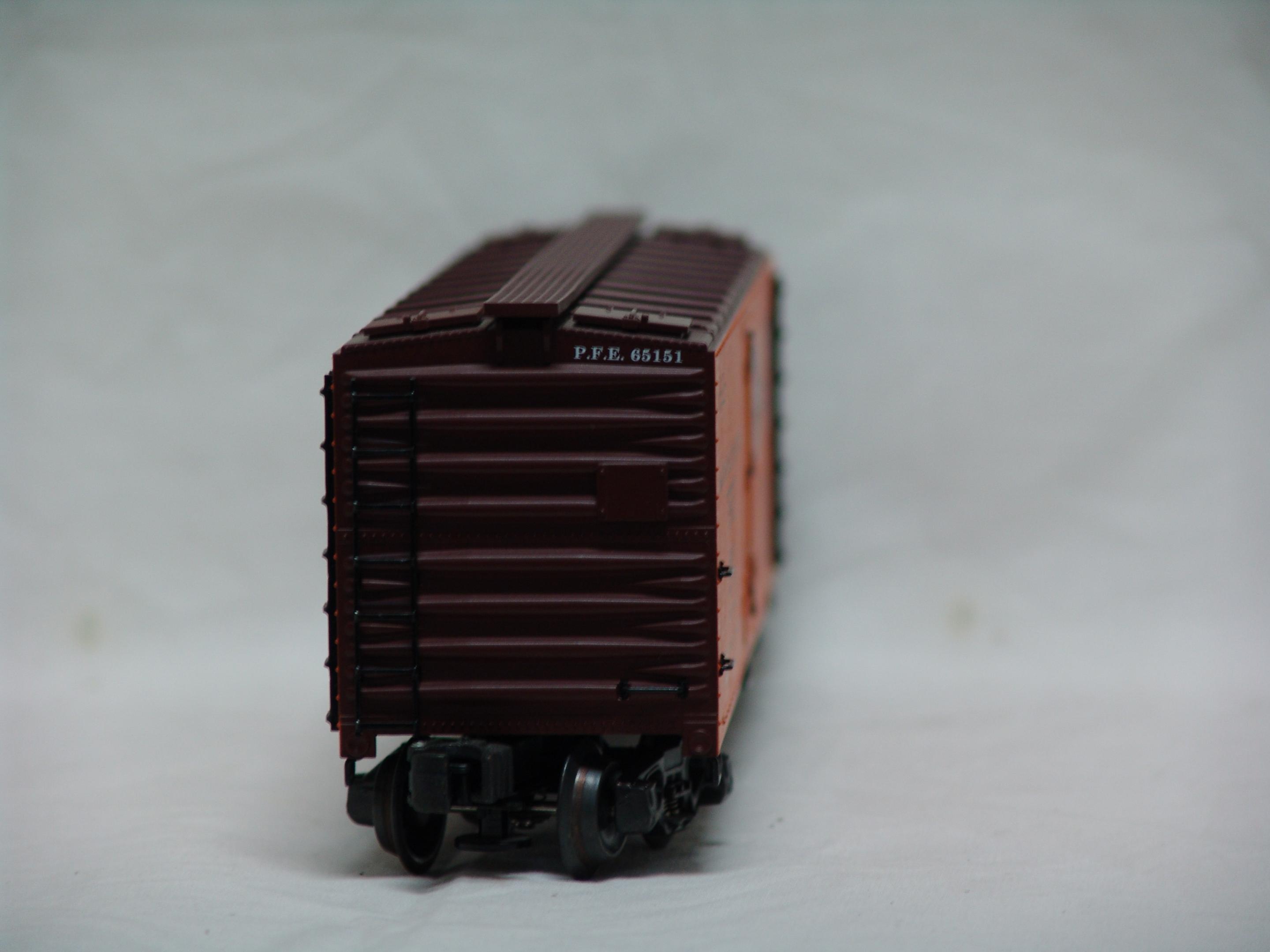 Pacific Fruit Express wood-sided reefer 4-pac (used)