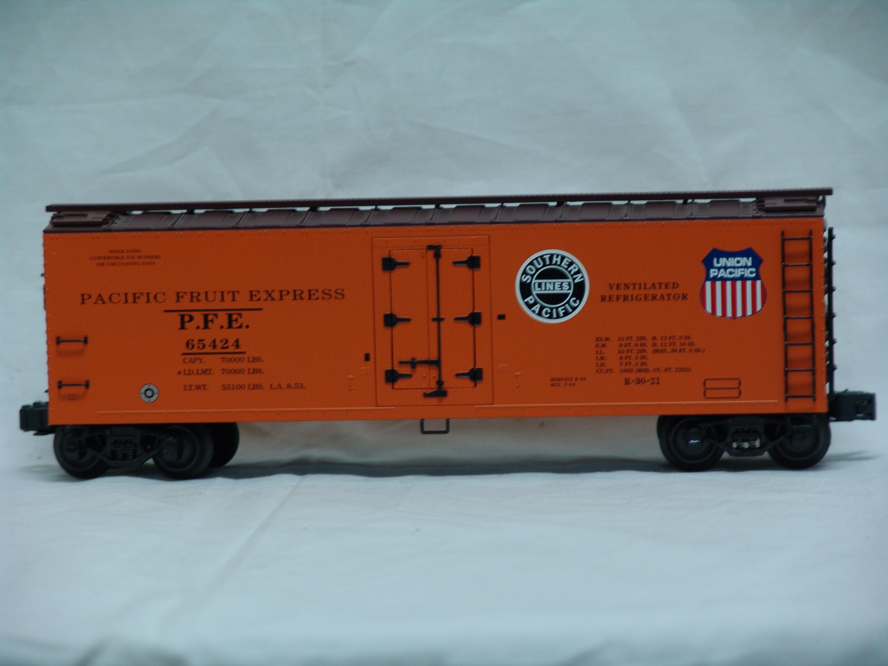 Pacific Fruit Express wood-sided reefer 4-pac (used)