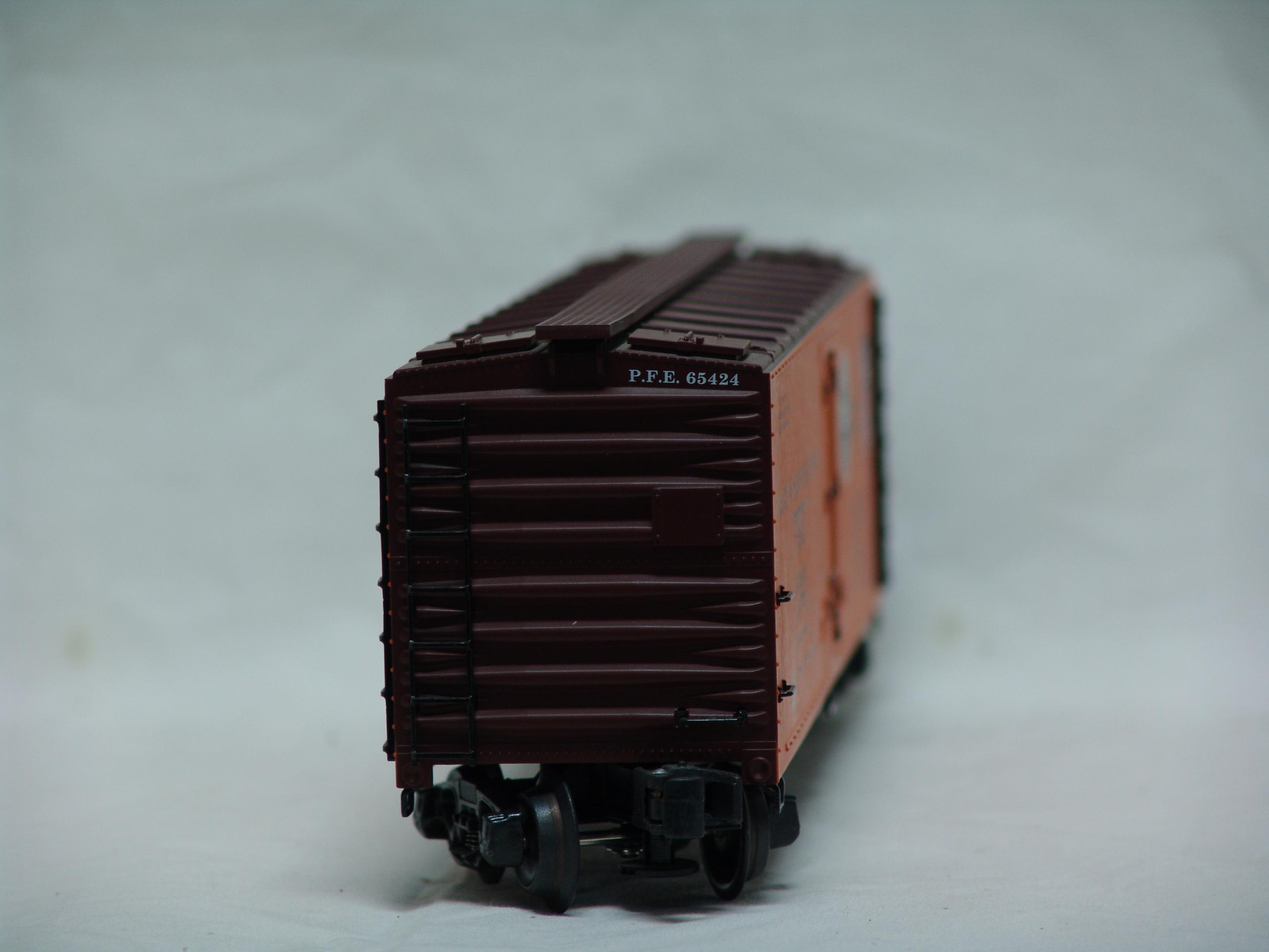 Pacific Fruit Express wood-sided reefer 4-pac (used)